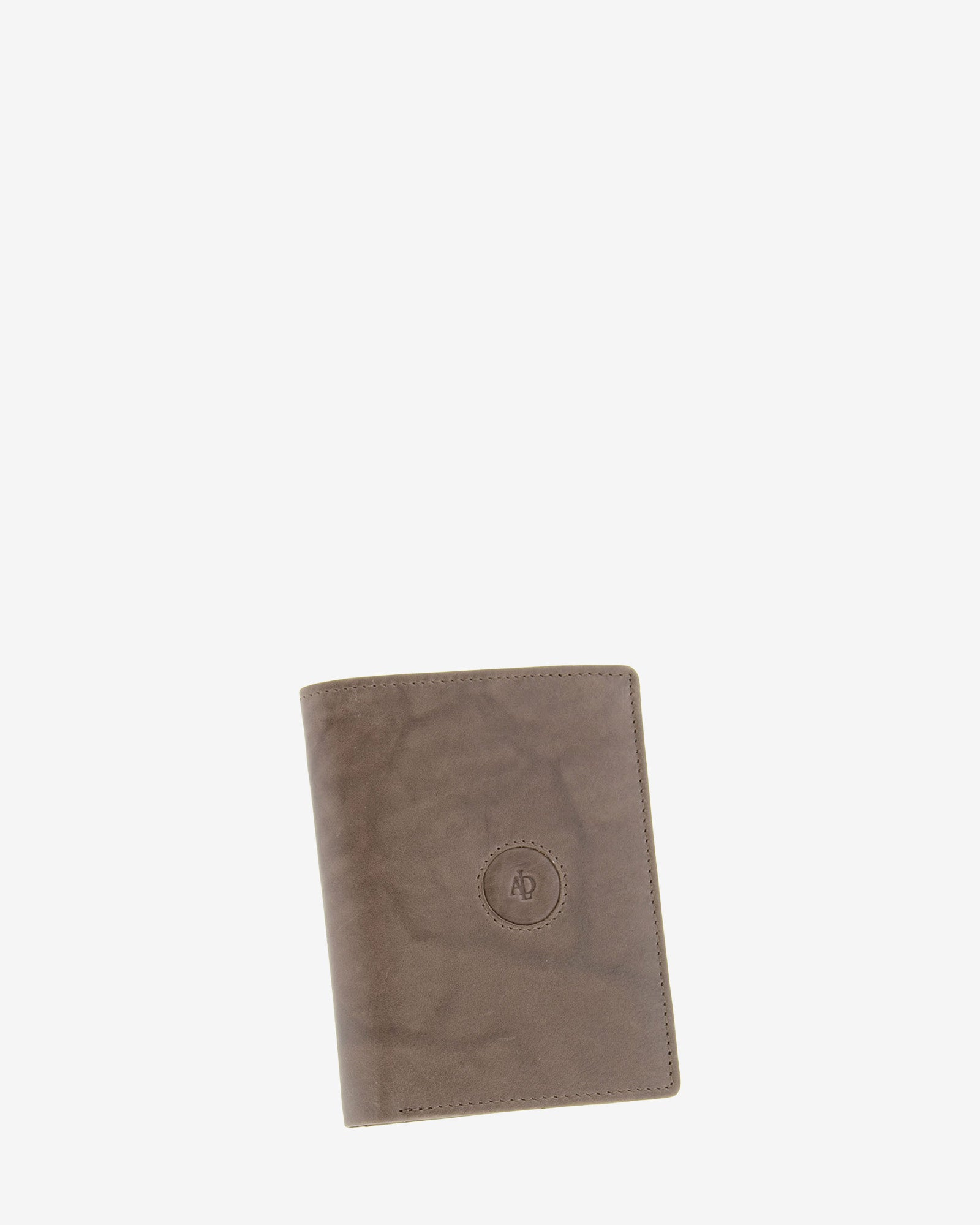 Cartera de hombre de piel de vacuno natural en color gris, vista frontal mostrando diseño y volumen, referencia 1591-11