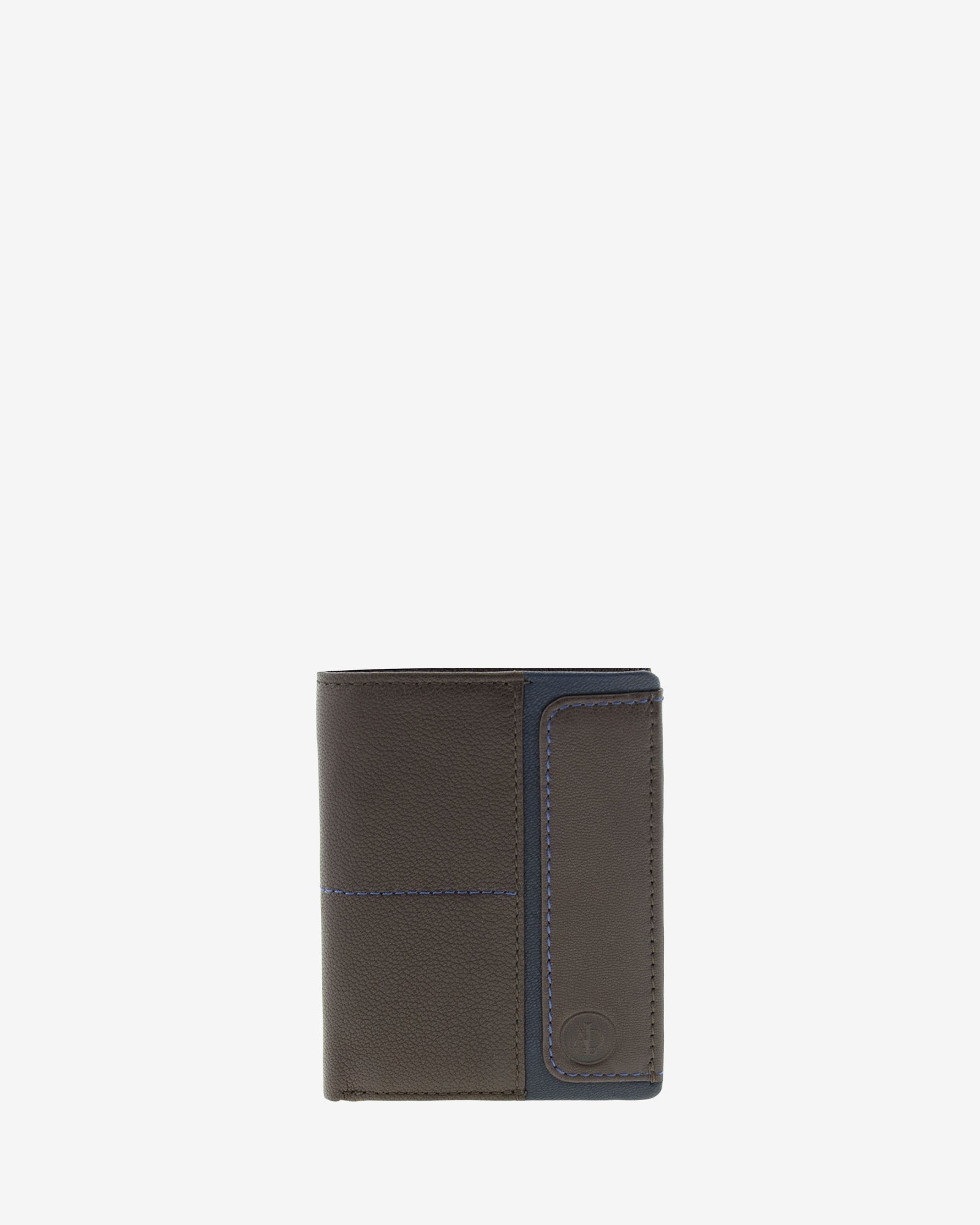 Cartera de hombre de piel genuina en color marrón con detalle en color marino, vista frontal plana, referencia 1597-2