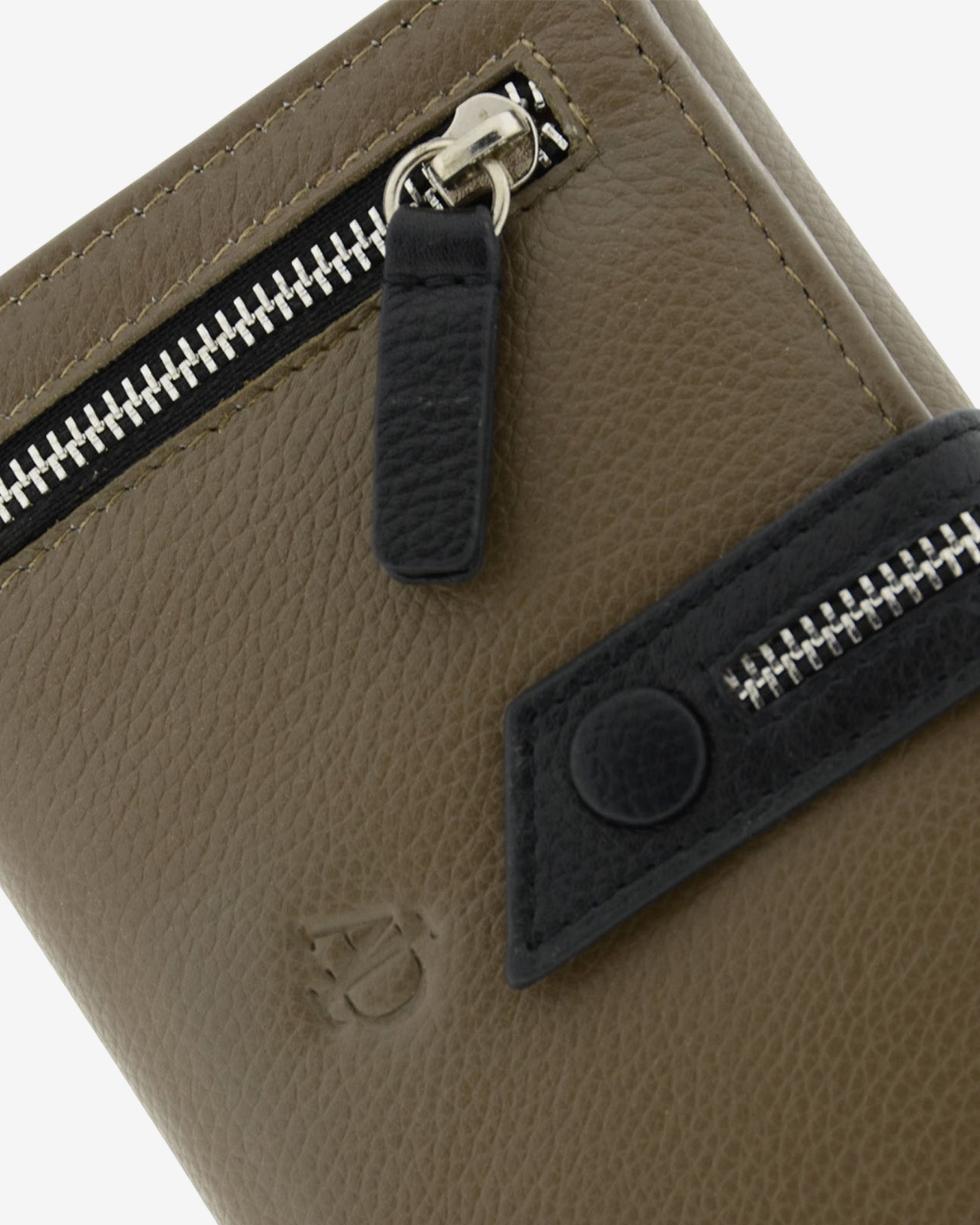 Cartera de mujer Nayeli SHITAKE · Ref. 4222-11
