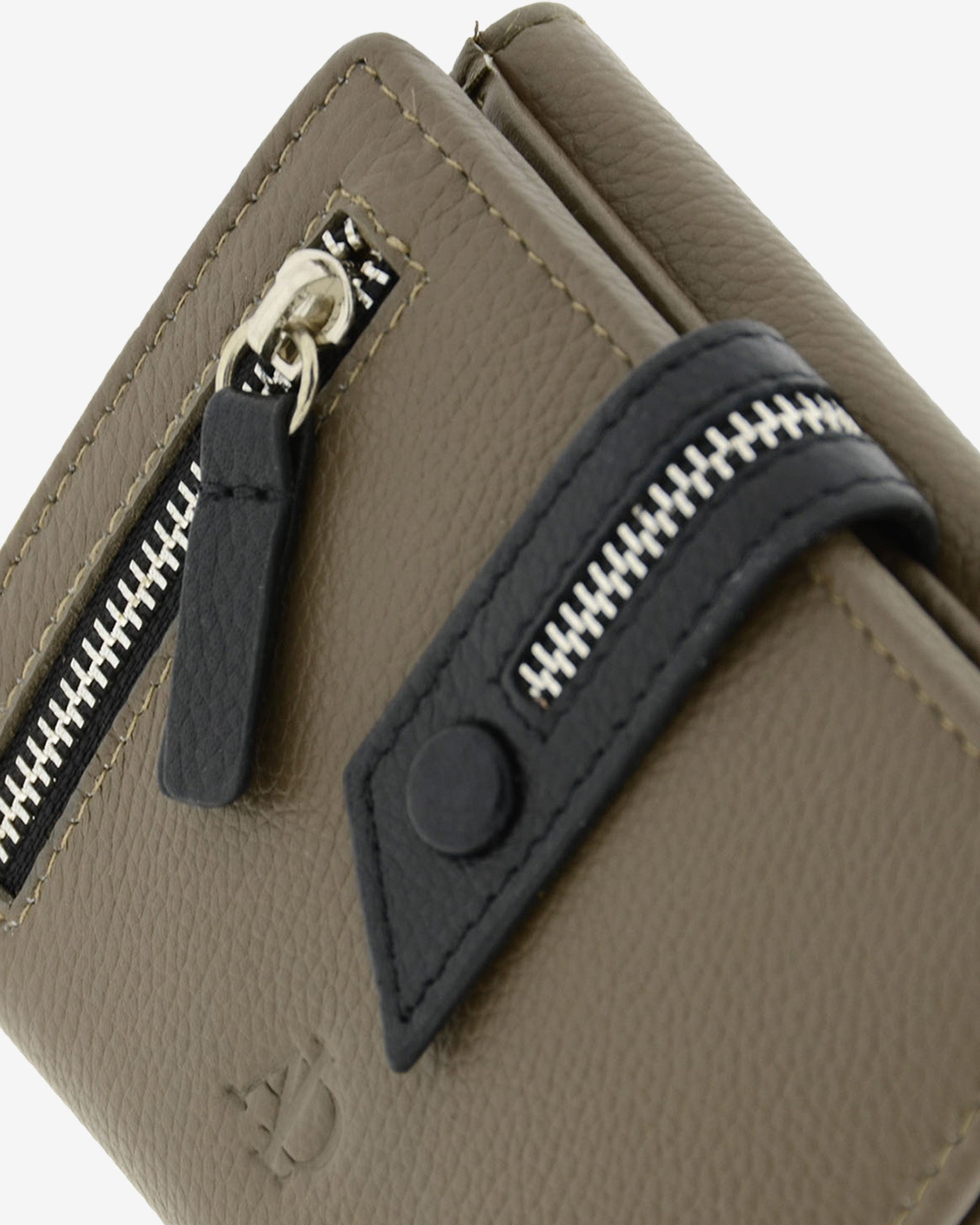 Cartera de mujer Nayeli SHITAKE · Ref. 4223-11 con RFID