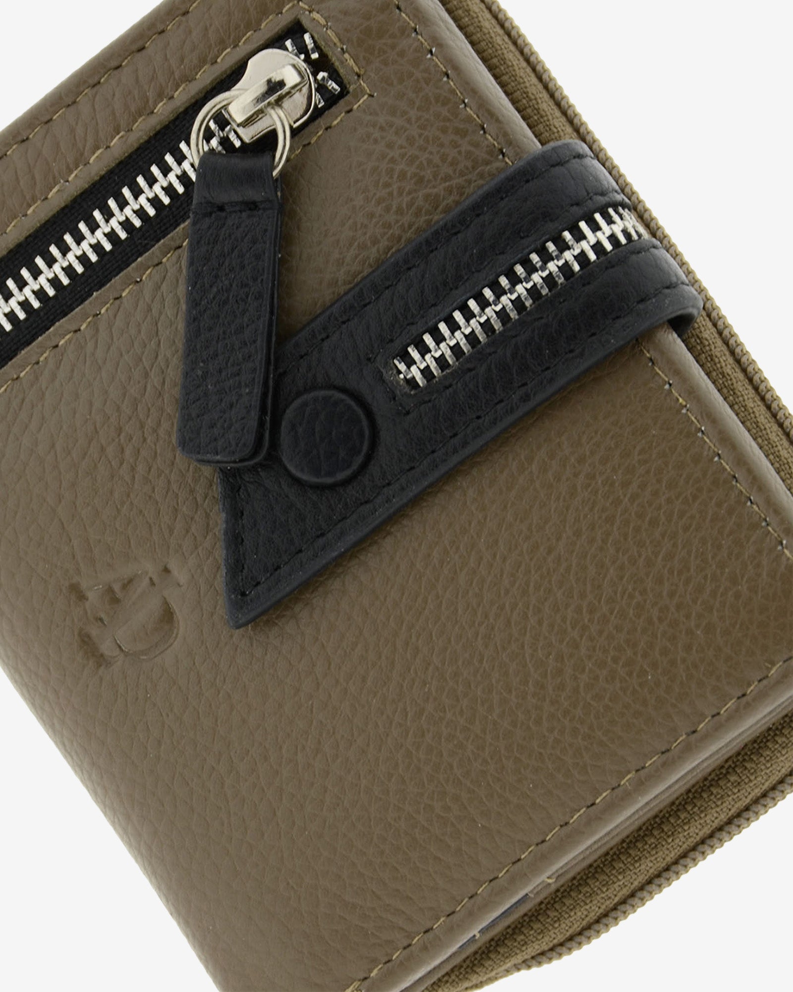 Cartera de mujer Nayeli SHITAKE · Ref. 4224-11