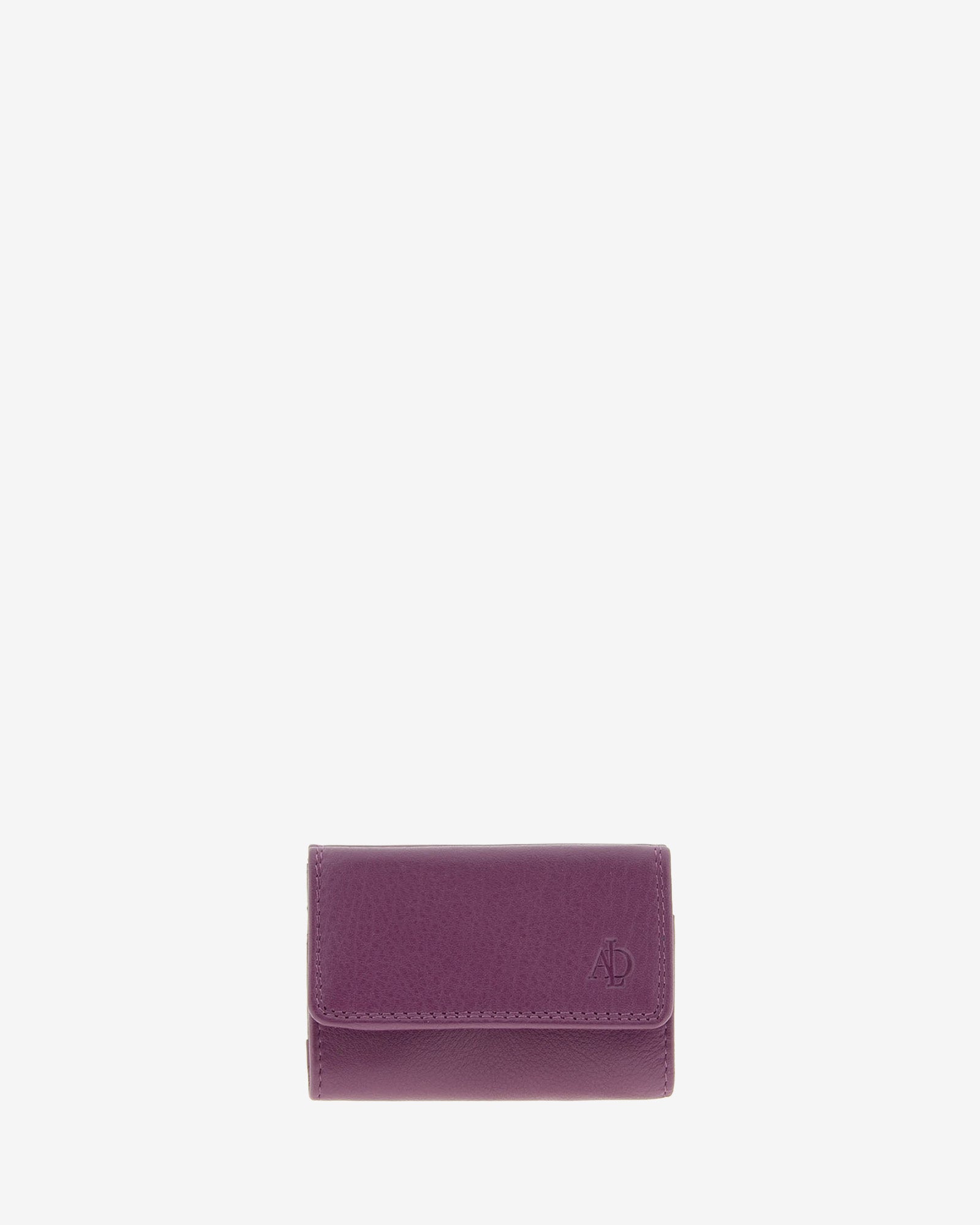Básicos atemporales — Cartera pequeña con solapa