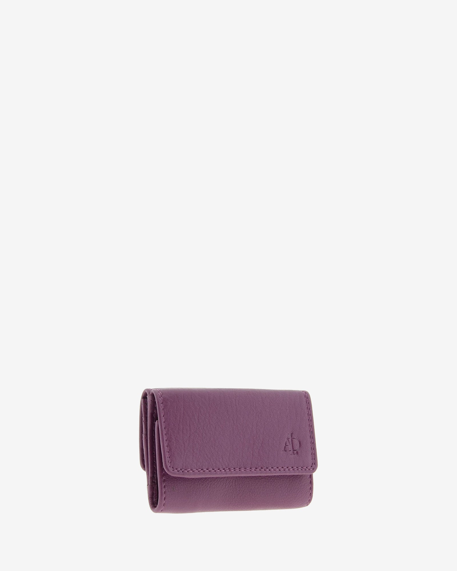 Básicos atemporales — Cartera pequeña con solapa