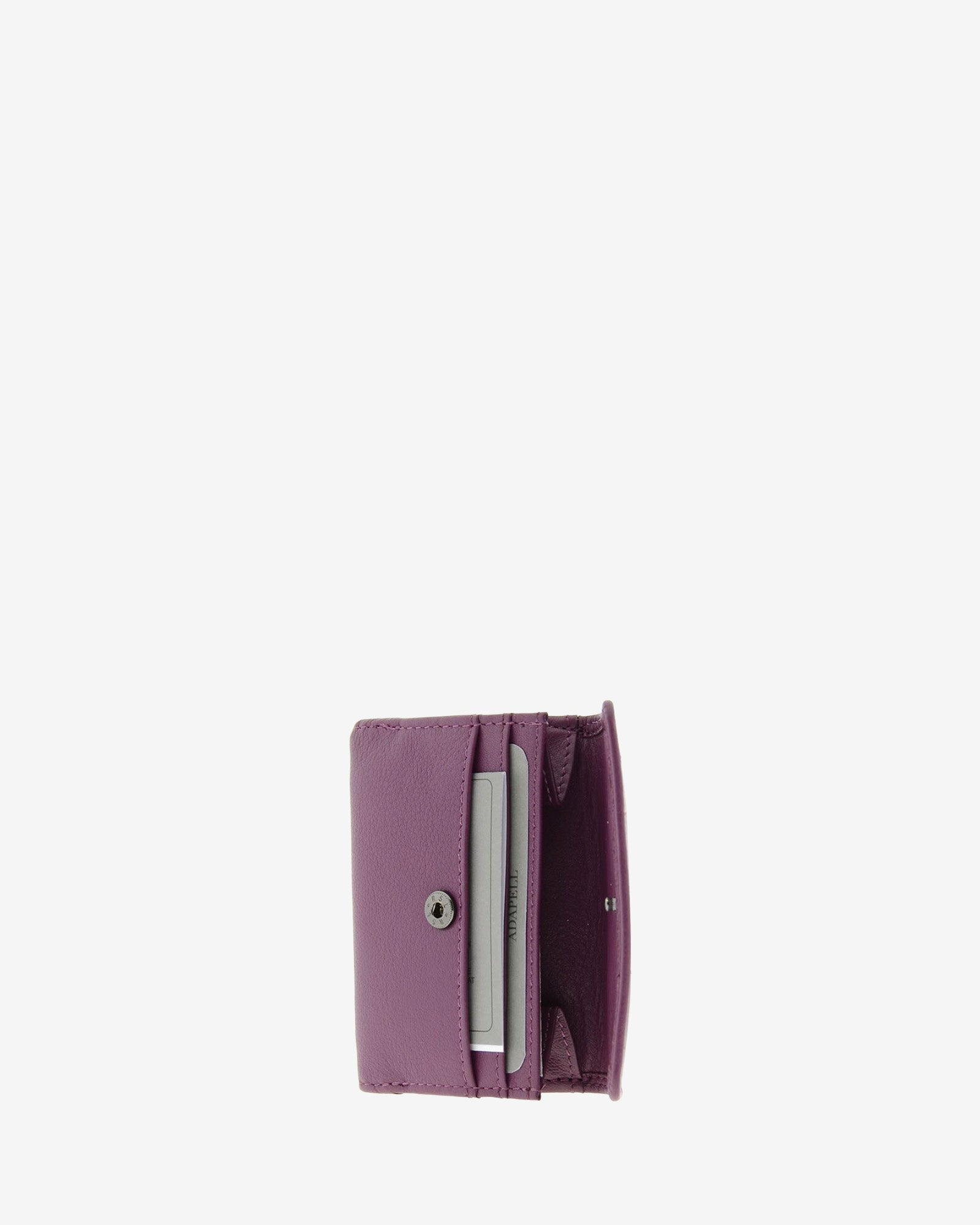 Básicos atemporales — Cartera pequeña con solapa