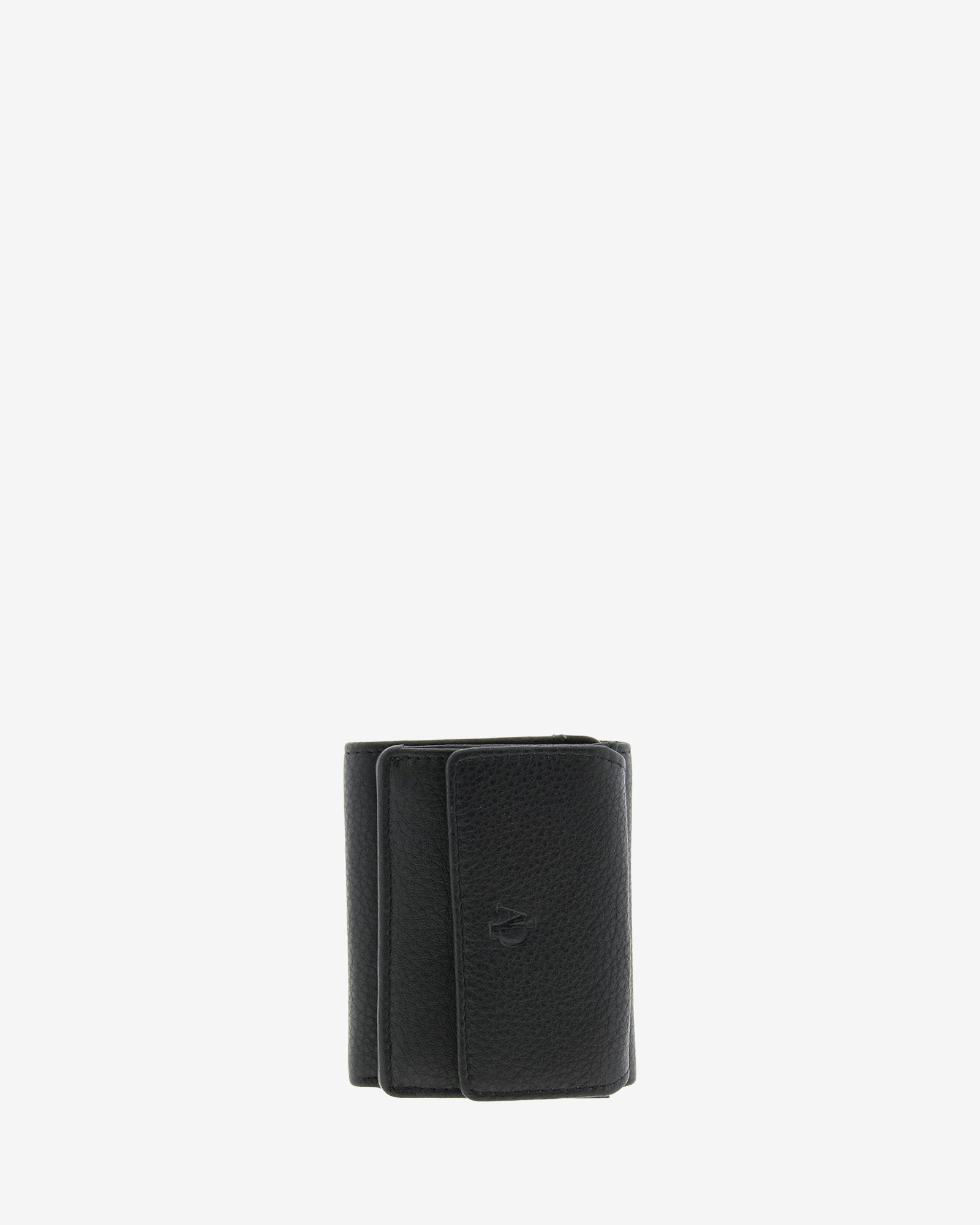 Cartera de piel Napa, pequeña y compacta de color negro, vista frontal plana, referencia 8071-1