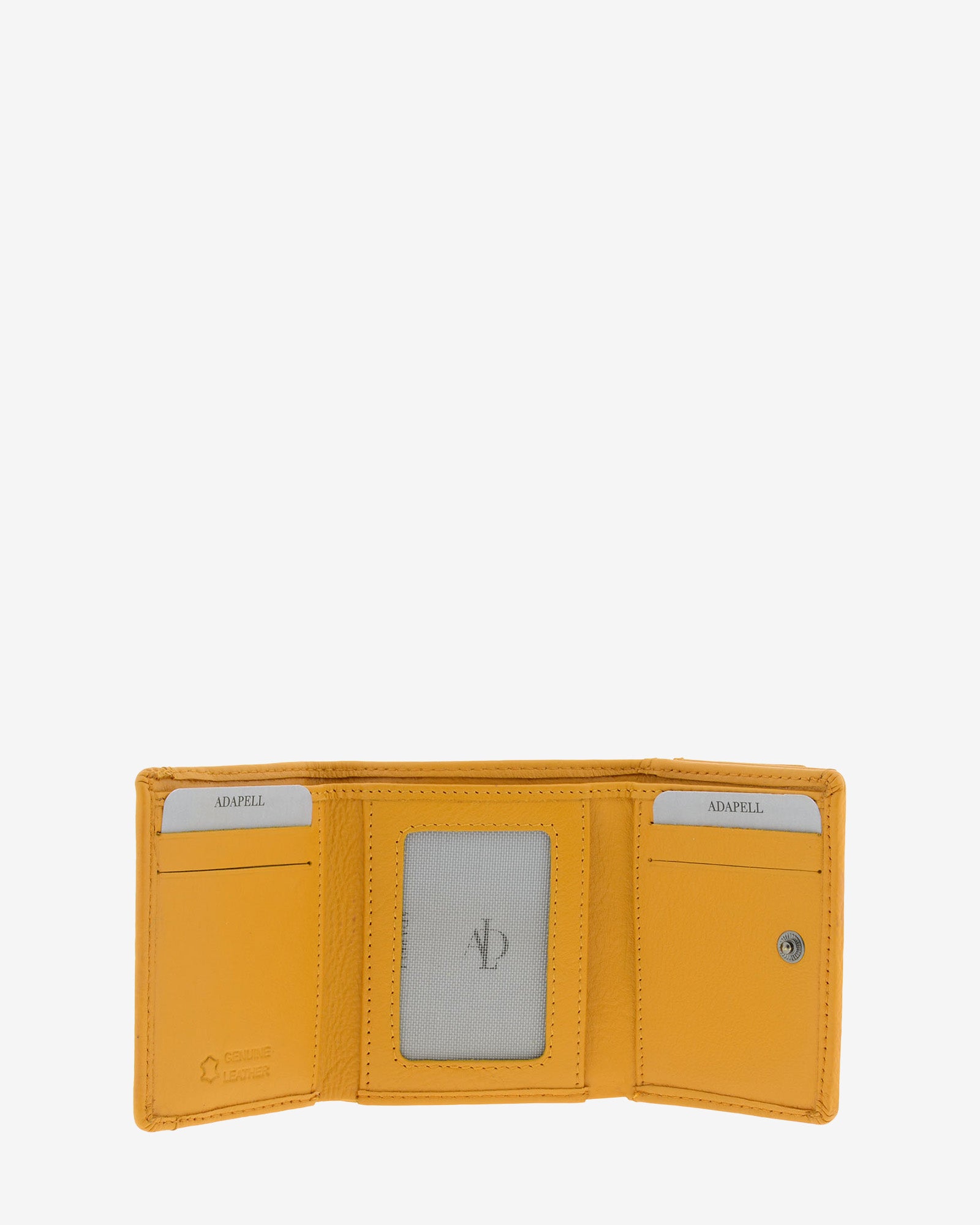 Cartera de piel Napa, pequeña y compacta de color mostaza, vista interior mostrando compartimentos interiores y cierre de botón, referencia 8071-15