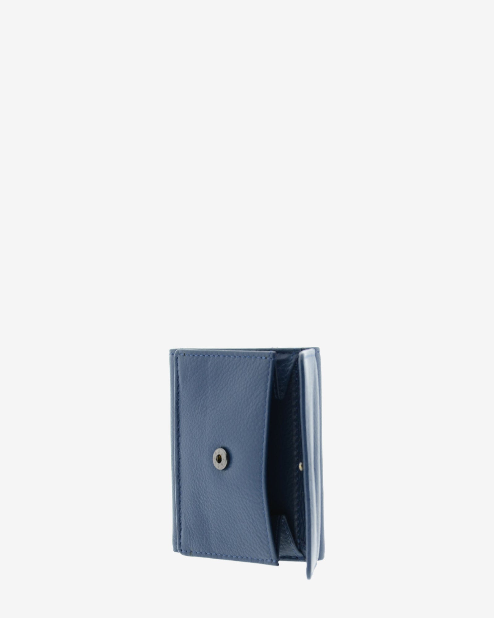 Cartera de piel Napa, pequeña y compacta de color azul marino, detalle de portamonedas exterior, referencia 8071-1