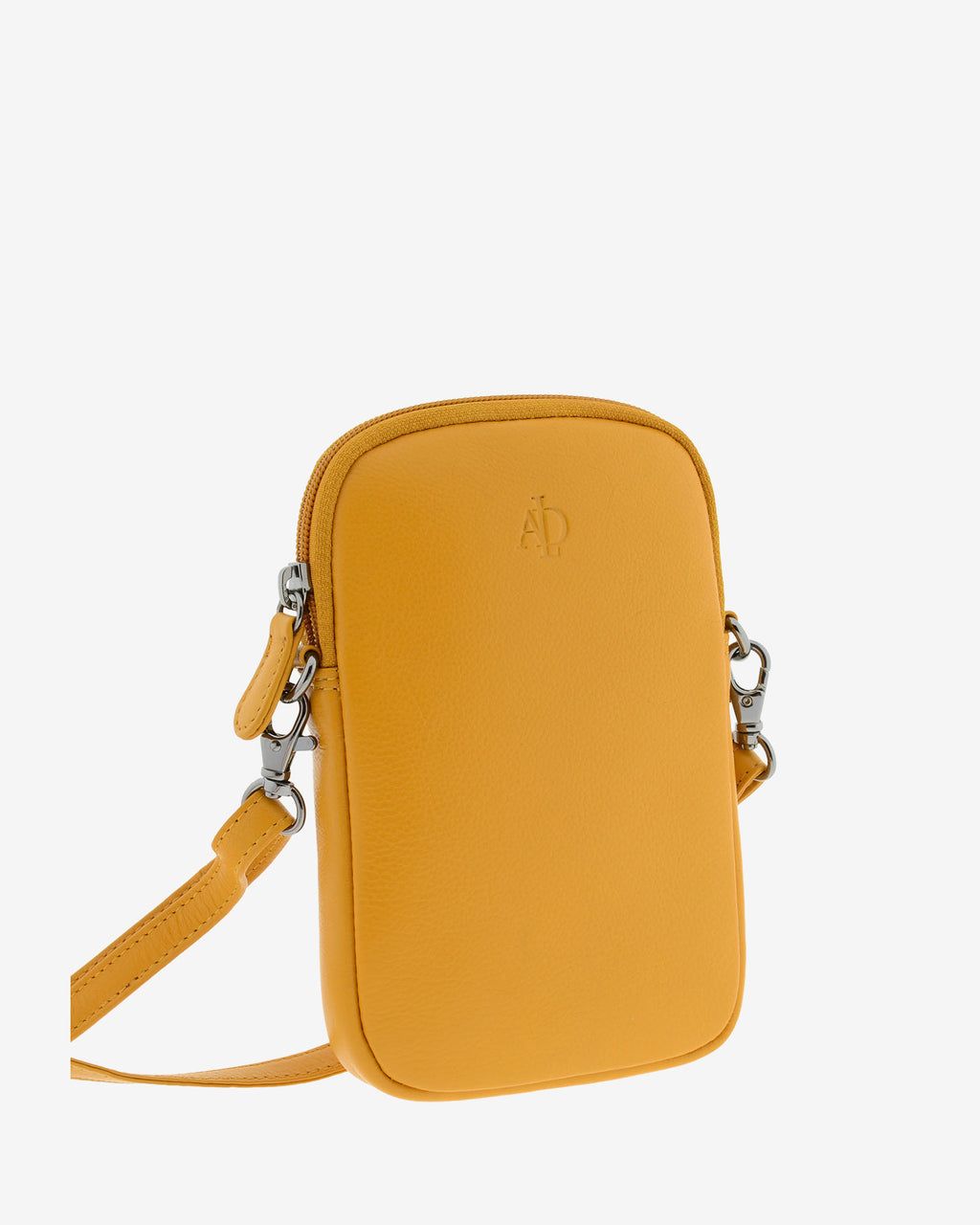 Bolso pequeño porta móvil de piel Napa en color mostaza, vista frontal y un poco lateral exterior mostrando su volumen, diseño, cremallera principal y bandolera, referencia 8073-15