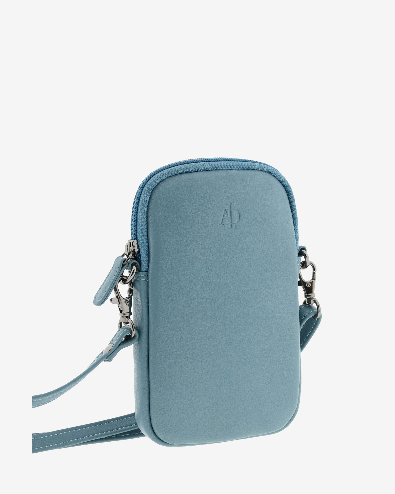 Bolso pequeño porta móvil de piel Napa en color mar, vista frontal y un poco lateral exterior mostrando su volumen, diseño, cremallera principal y bandolera, referencia 8073-16