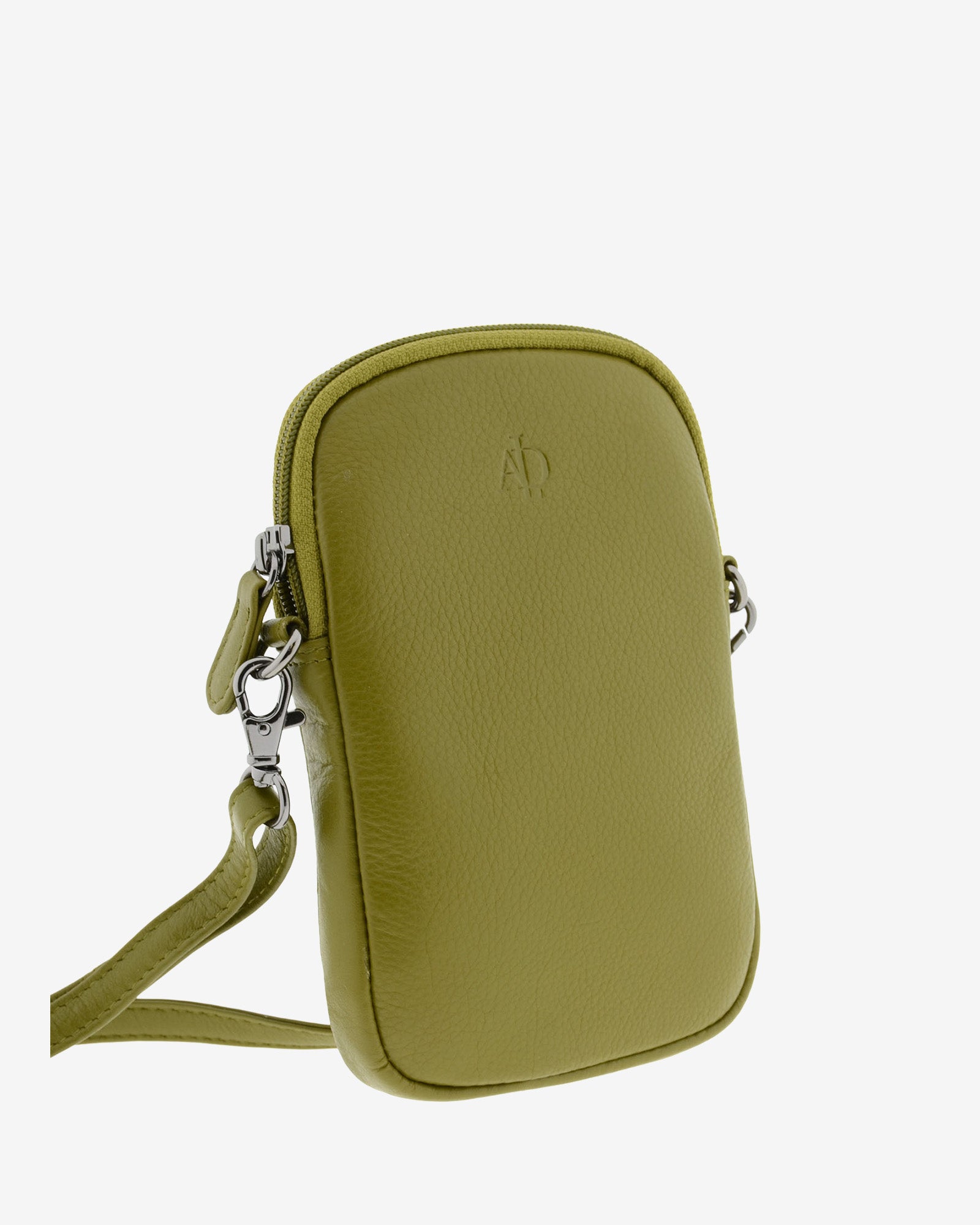 Bolso pequeño porta móvil de piel Napa en color oliva, vista frontal y un poco lateral exterior mostrando su volumen, diseño, cremallera principal y bandolera, referencia 8073-21