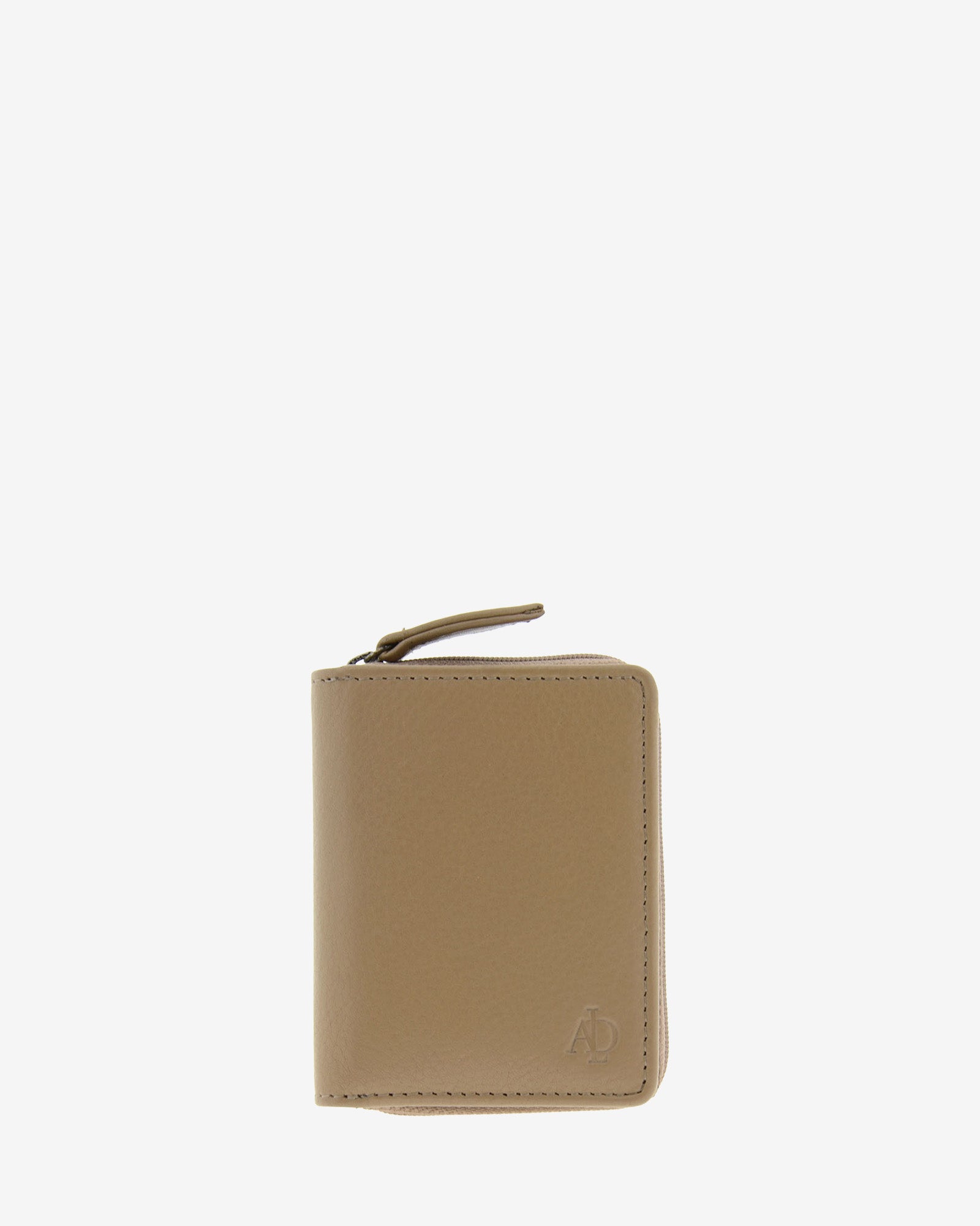 Cartera de piel Napa, pequeña y compacta de color topo, vista frontal plana, referencia 8074-12