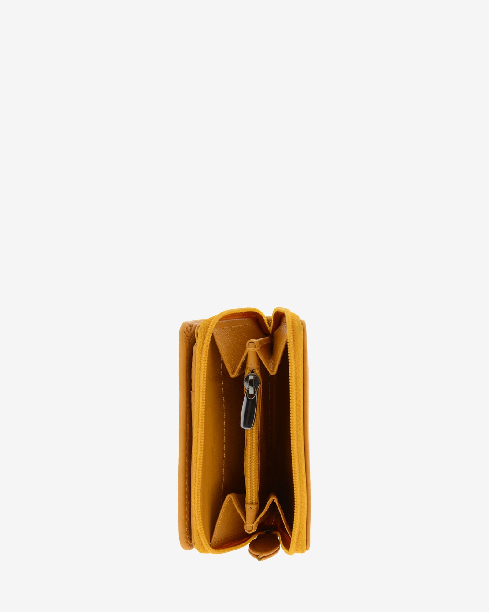 Cartera de piel Napa, pequeña y compacta de color mostaza, vista interior del portamonedas exterior, referencia 8074-15