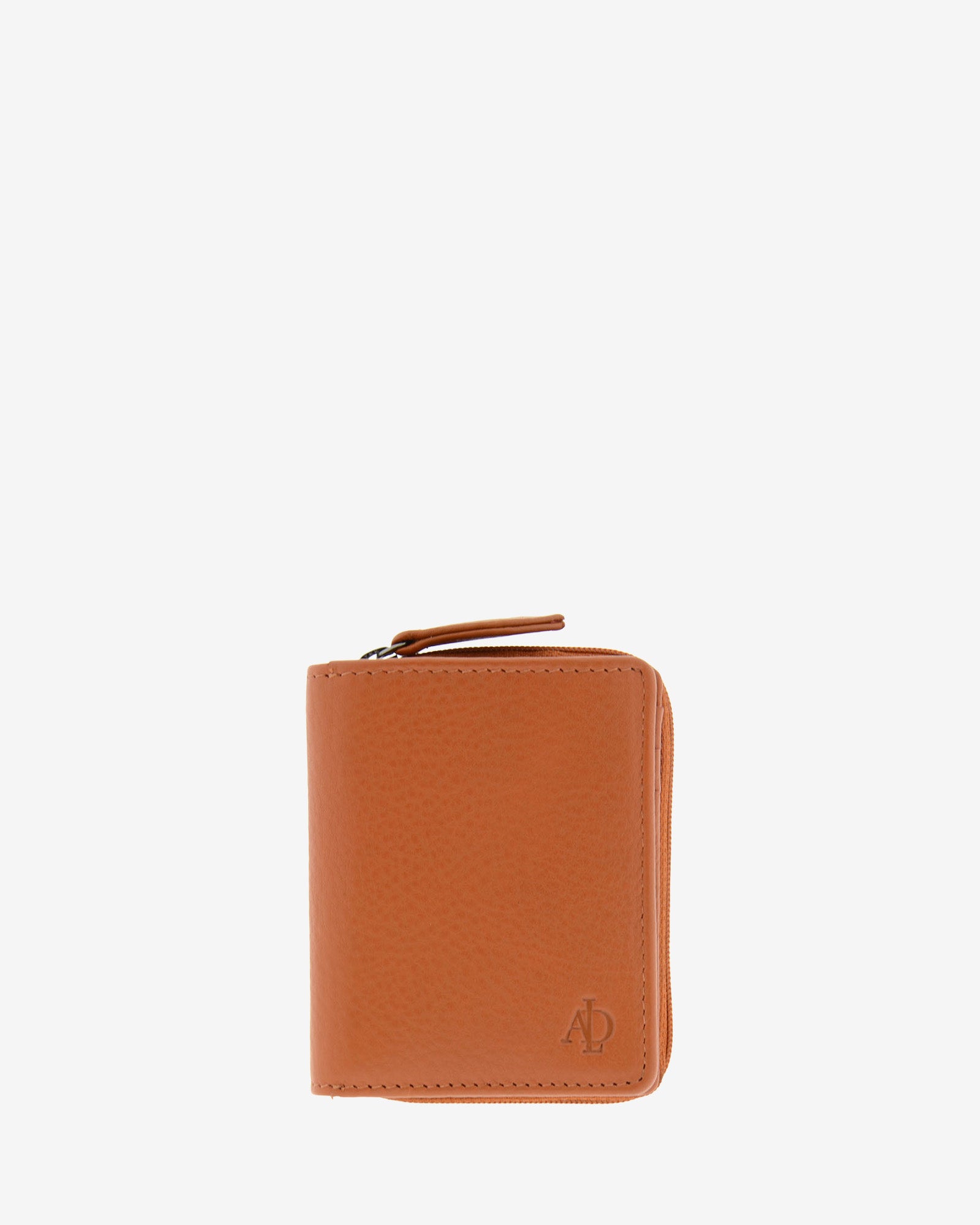 Cartera de piel Napa, pequeña y compacta de color cuero, vista frontal plana, referencia 8074-6