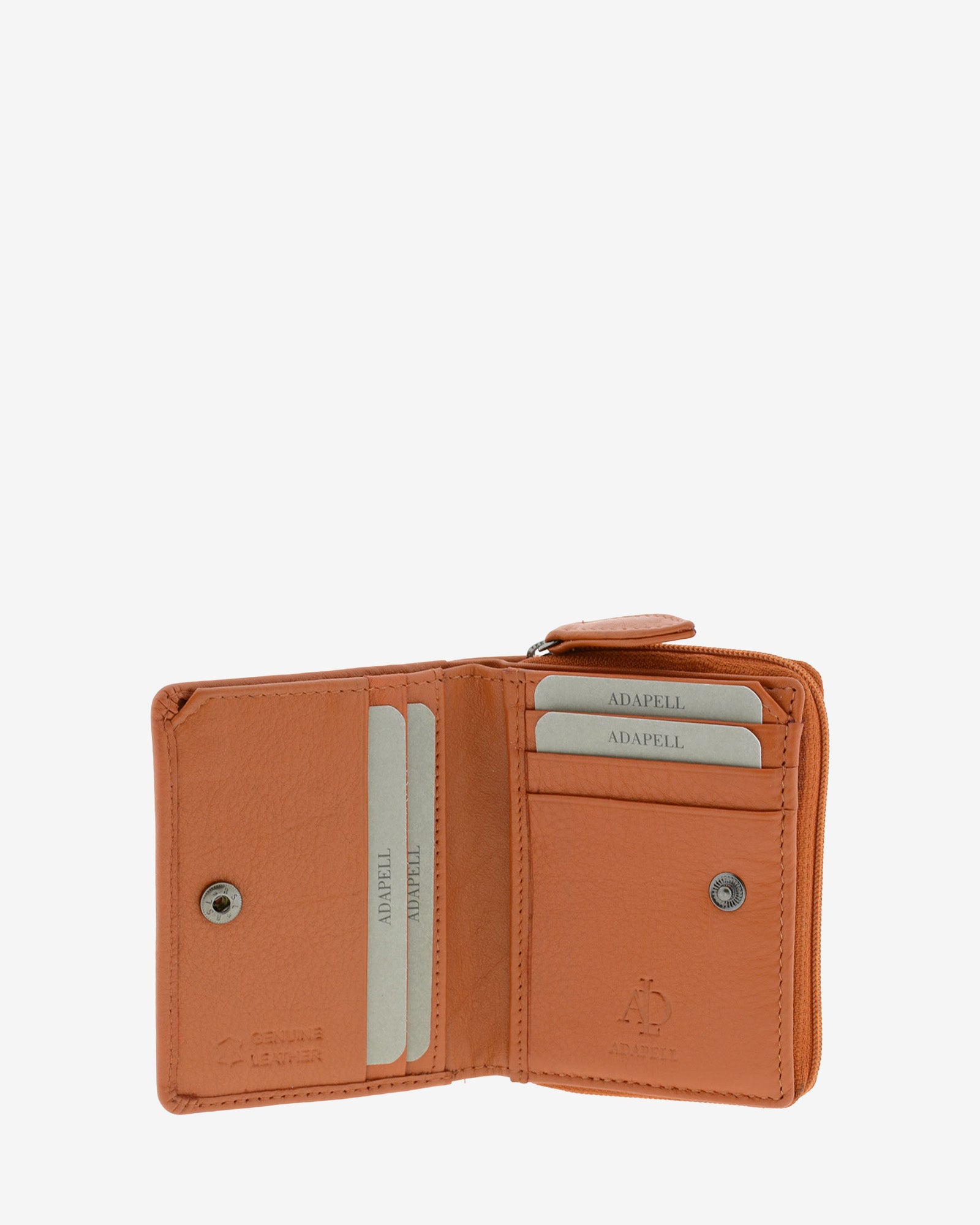 Cartera de piel Napa, pequeña y compacta de color cuero, vista interior mostrando compartimentos interiores y cierre de botón, referencia 8074-6