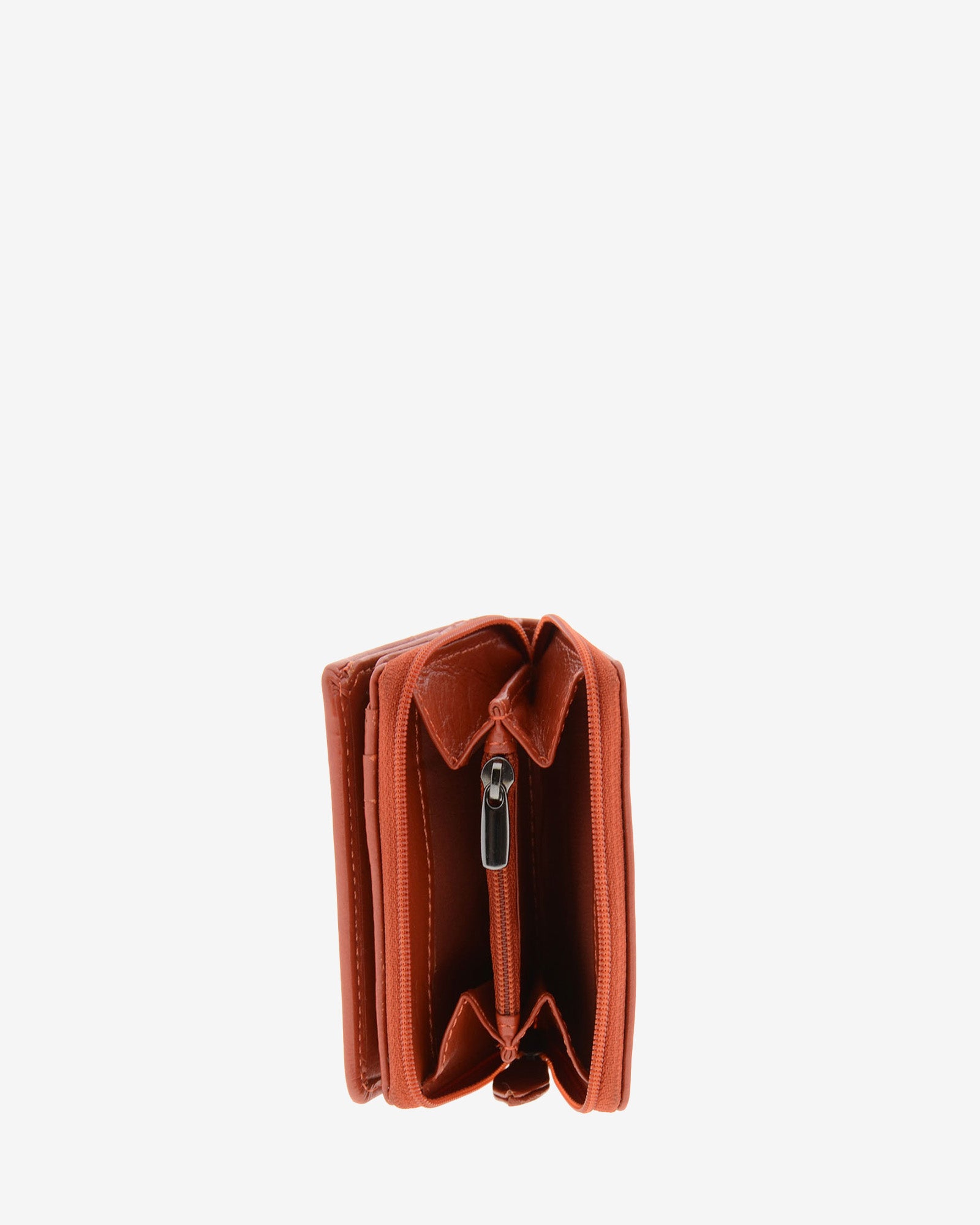 Cartera de piel Napa, pequeña y compacta de color teja, vista interior del portamonedas exterior, referencia 8074-9