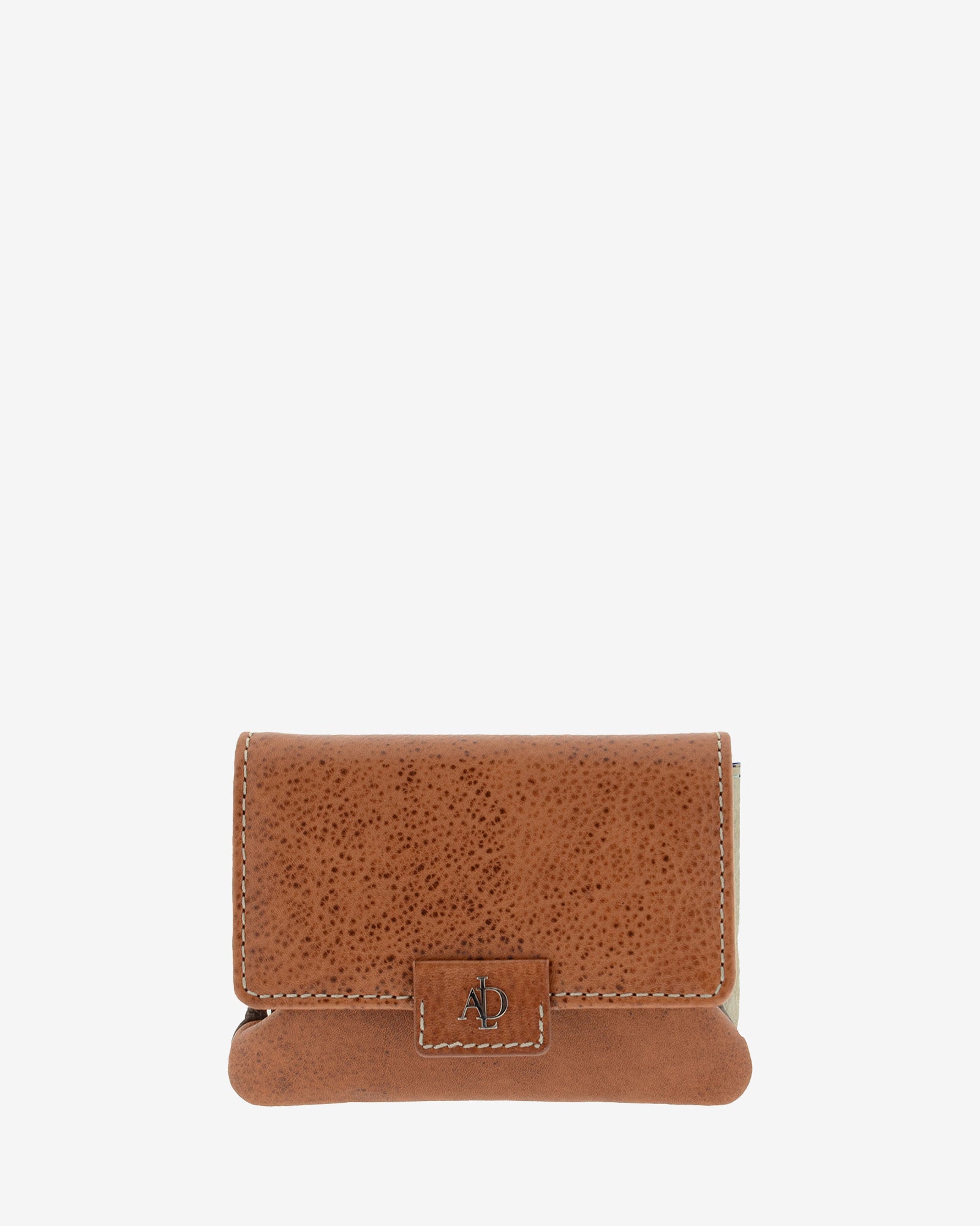 Monedero con boquilla interior Adapell 4234 en color marrón, vista frontal con solapa cerrada y logo metálico.