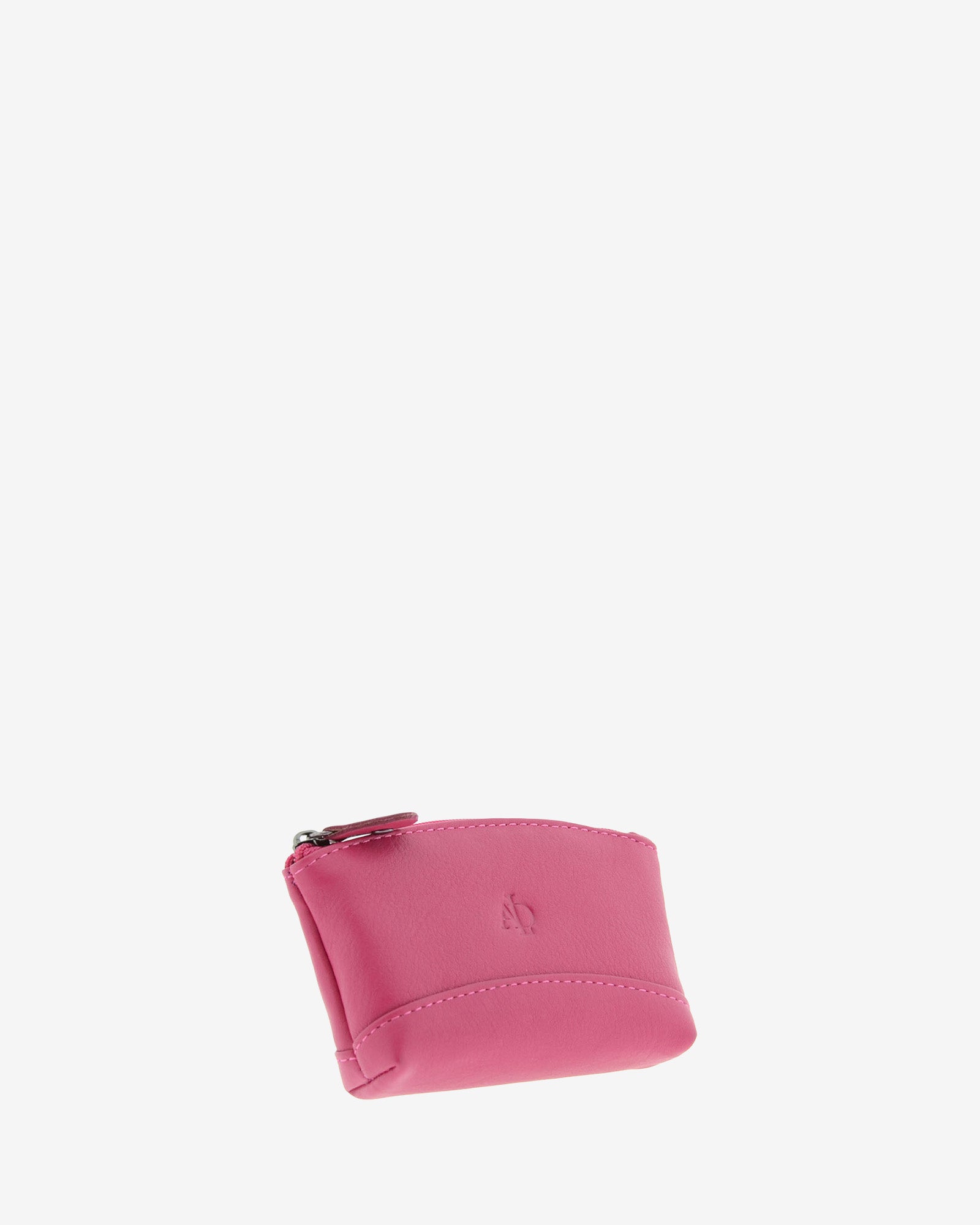 Monedero pequeño 8014 en color magenta, vista tres cuartos frontal izquierda.