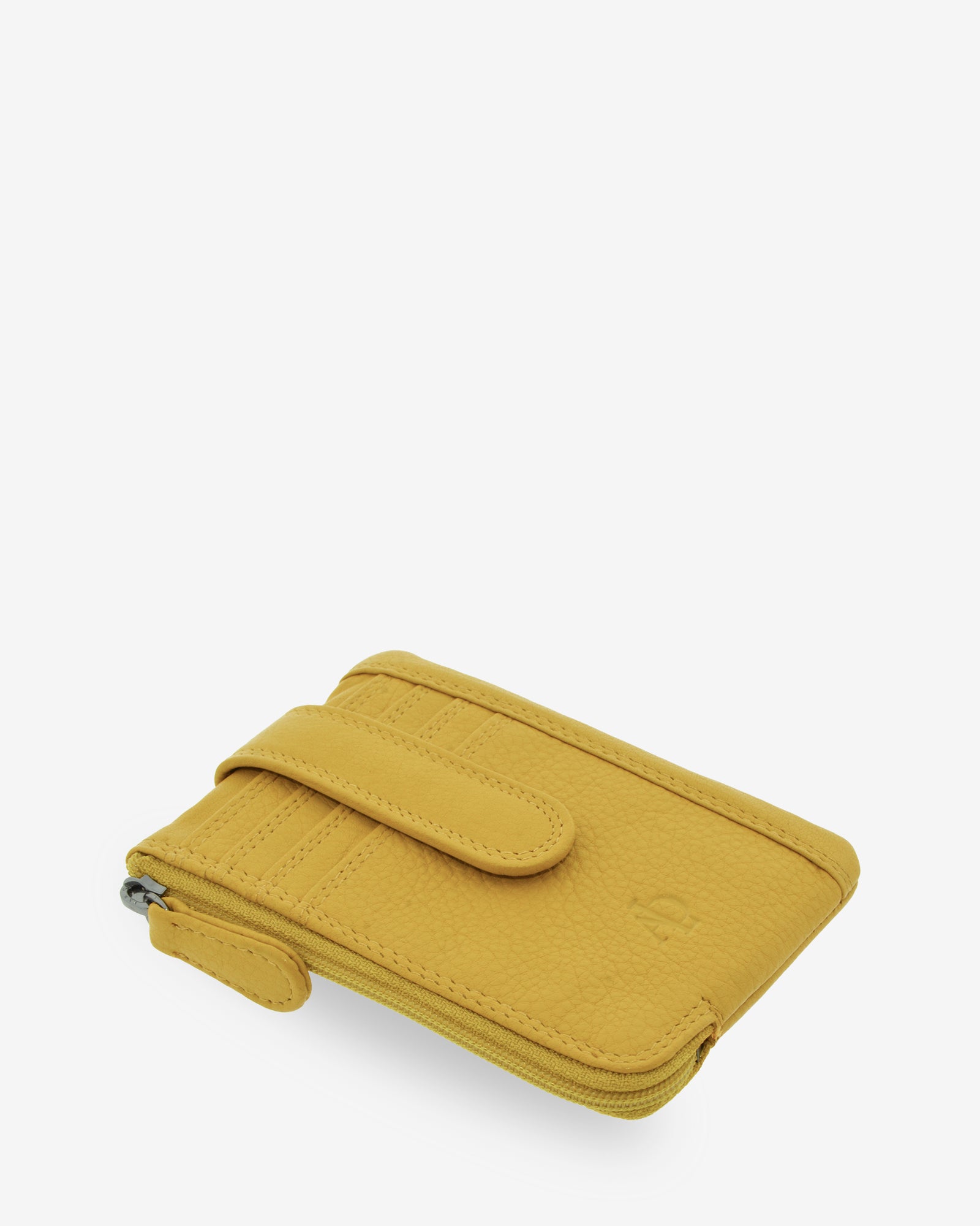Monedero tarjetero 8036 en color limón, vista tres cuartos superior.