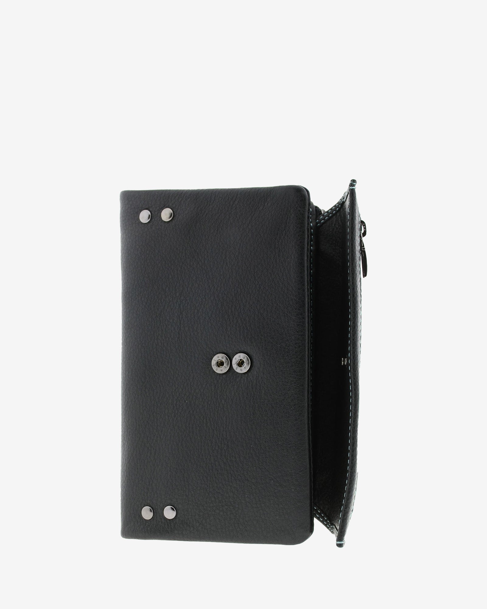 Cartera grande 4163 en color negro, vista exterior con solapa abierta y botones a presión visibles