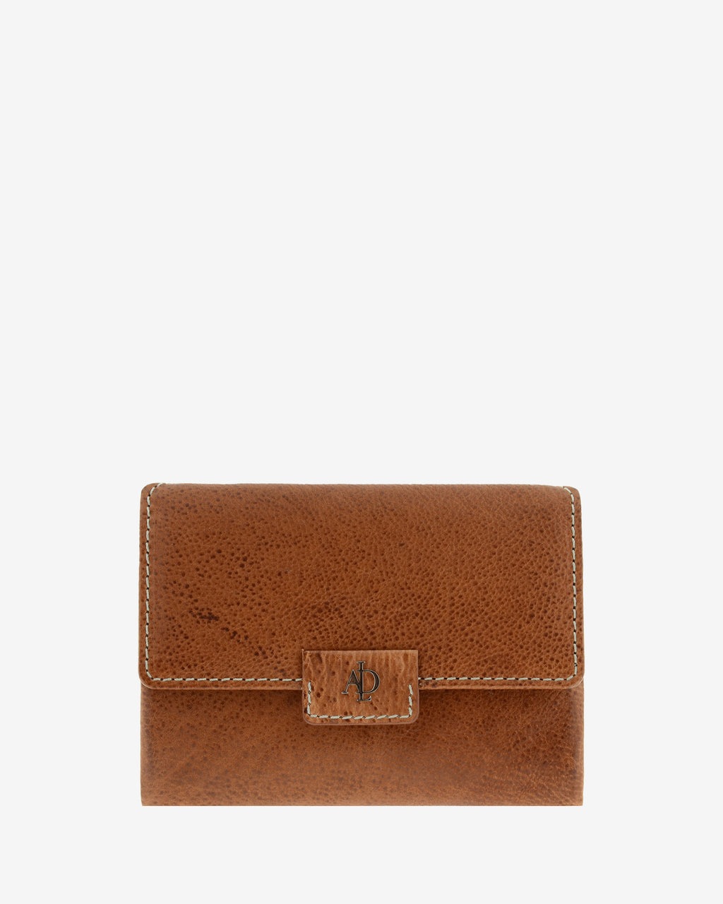 Cartera pequeña 4232 en color marrón, vista frontal con solapa y cierre central