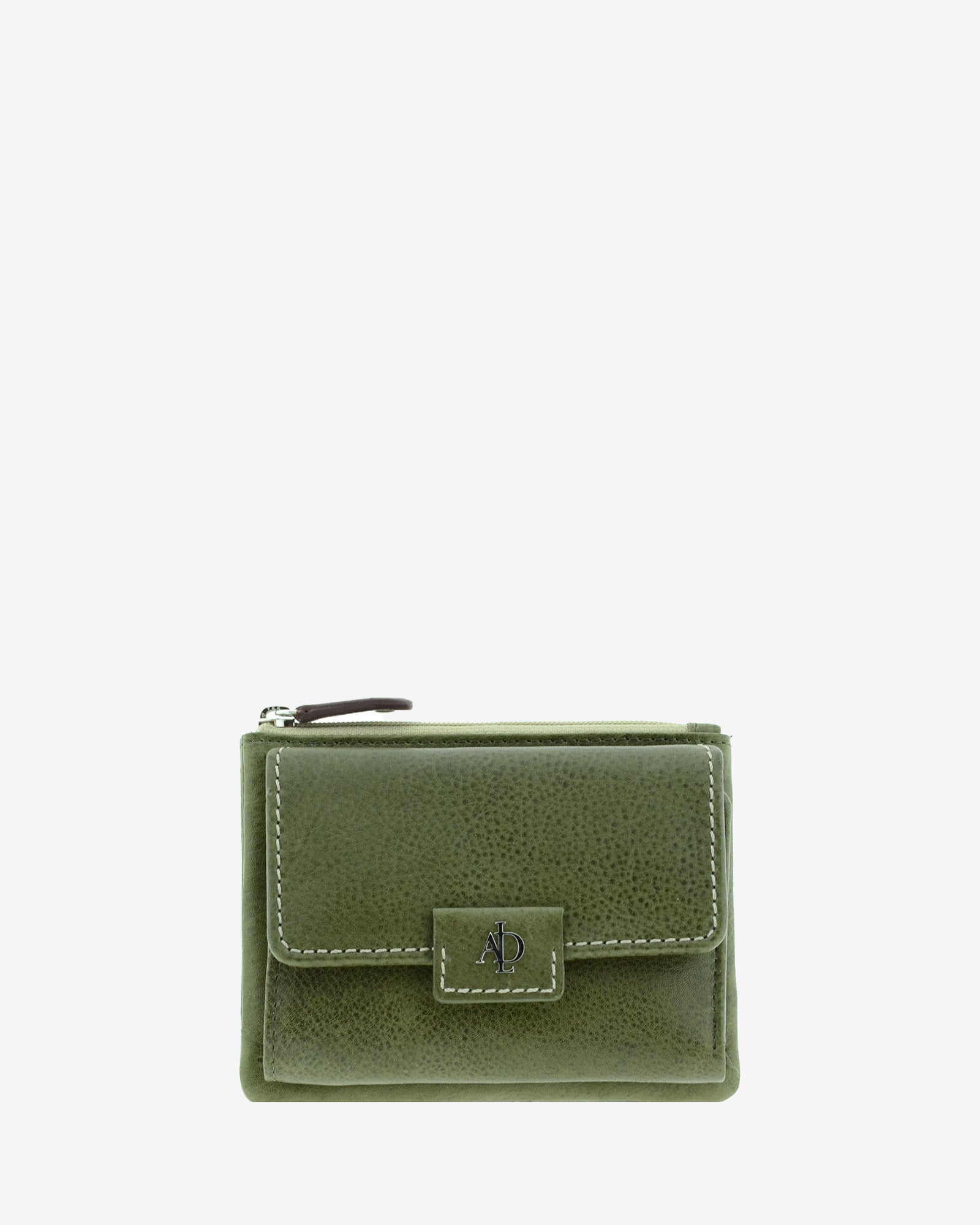 Cartera pequeña 4233 en color verde, vista frontal con solapa y cierre central con logo Adapell