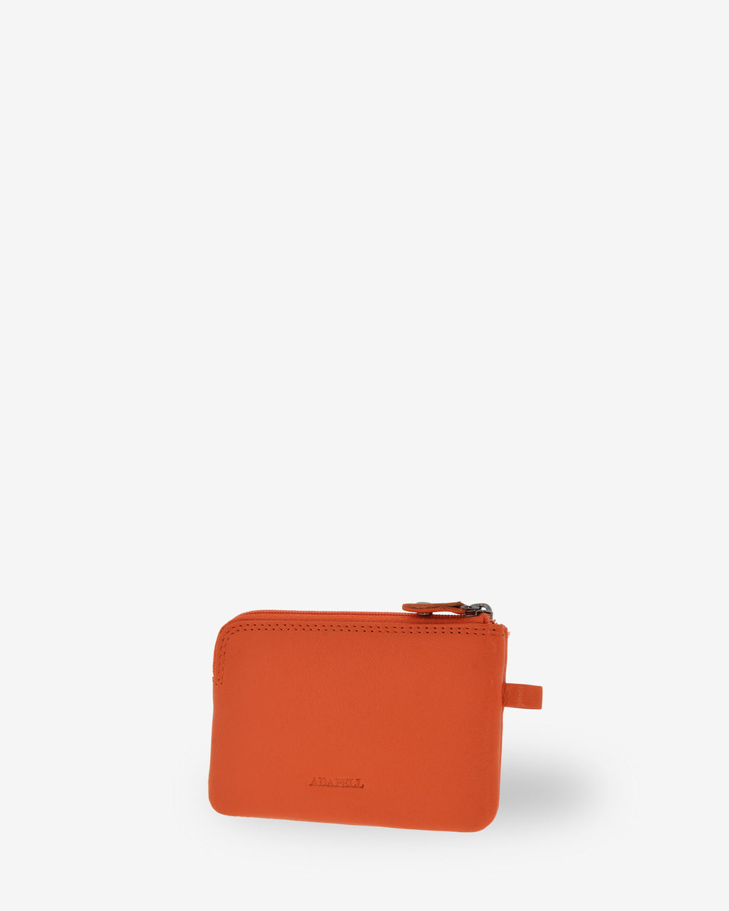 Monedero fino 8011 en color mandarina, vista tres cuartos posterior.