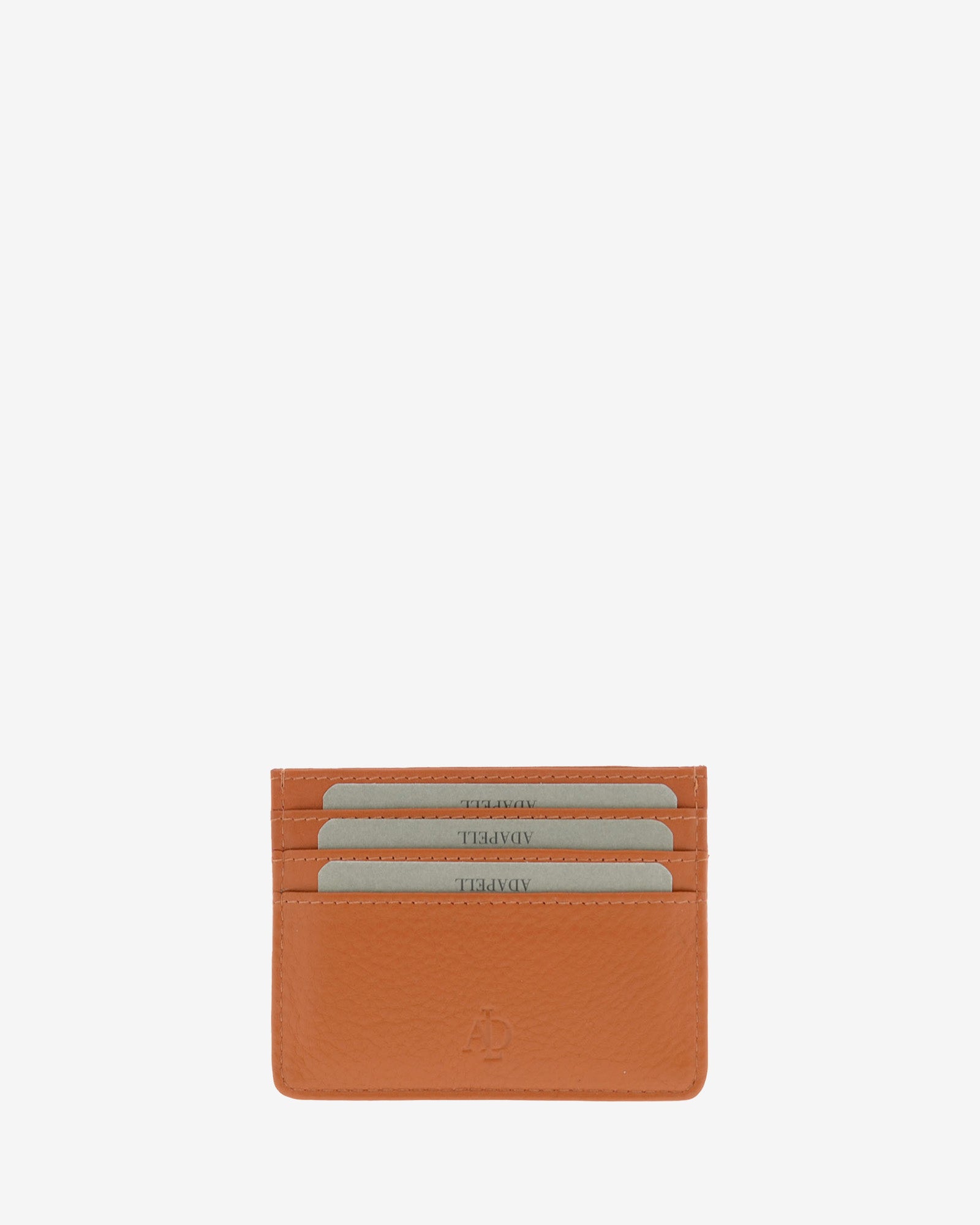 Tarjetero fino 8020 en color cuero, vista frontal con tres ranuras para tarjetas