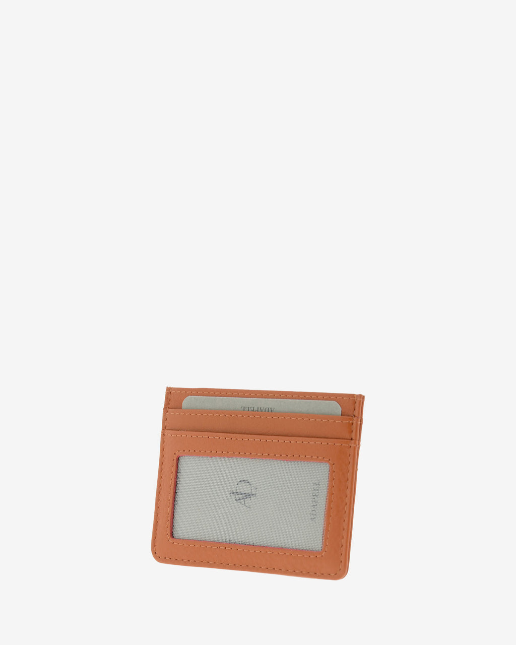 Tarjetero fino 8020 en color cuero, vista tres cuartos posterior con ventana transparente y dos ranuras para tarjetas