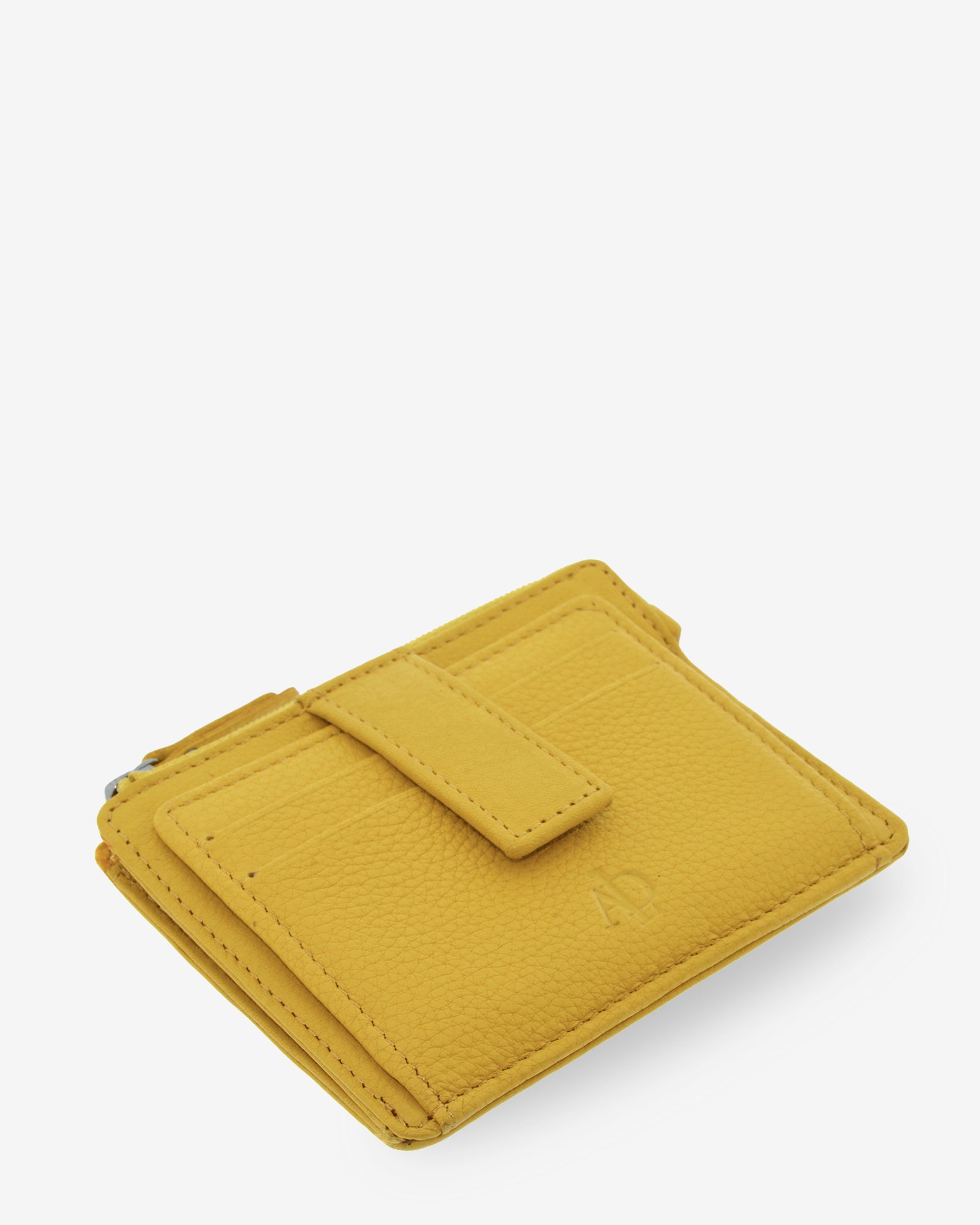 Tarjetero monedero 8035 en color limón, vista tres cuartos superior con ranuras para tarjetas y cierre de solapa.