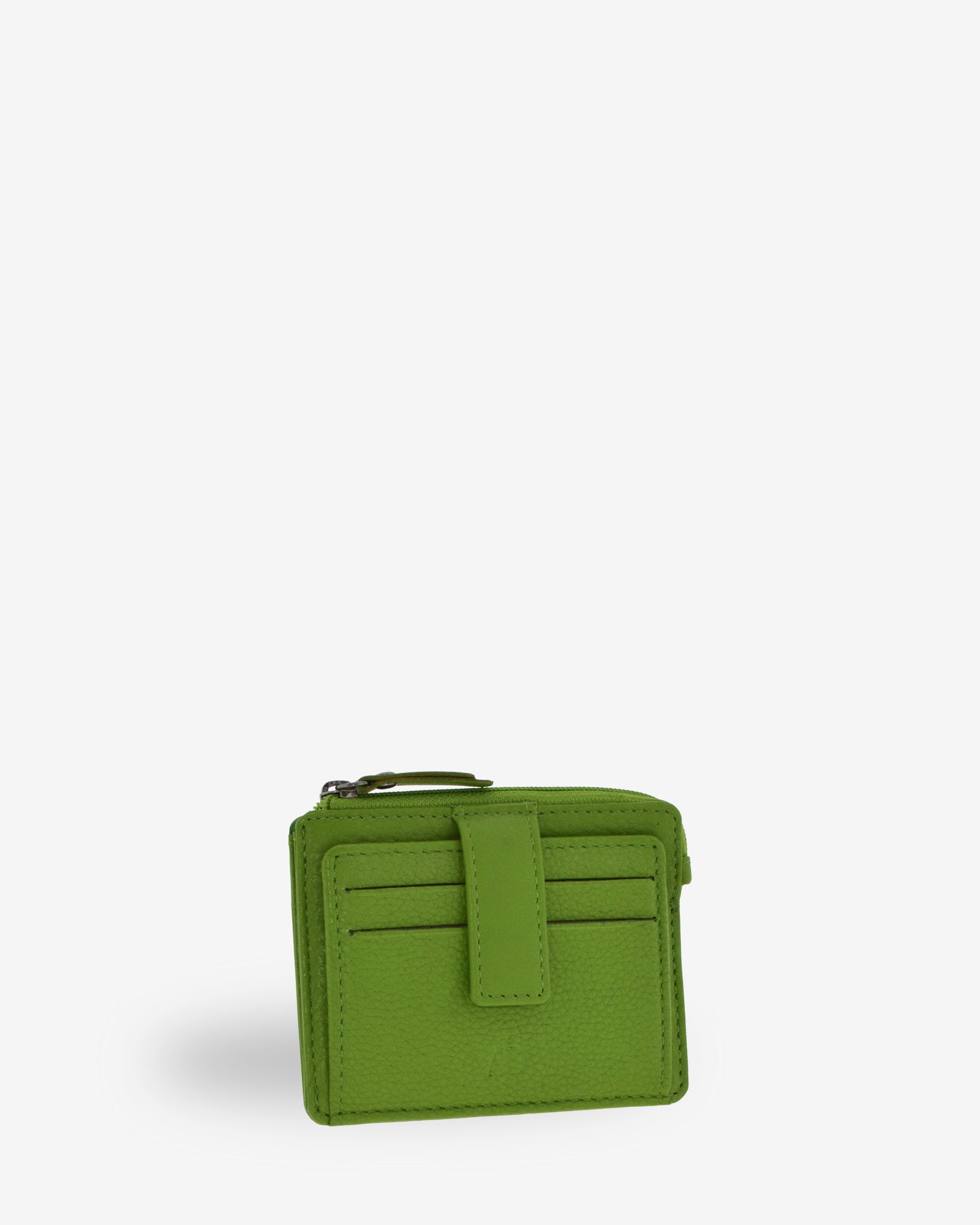 Tarjetero monedero 8035 en color matcha, vista tres cuartos frontal con ranuras para tarjetas y cremallera superior