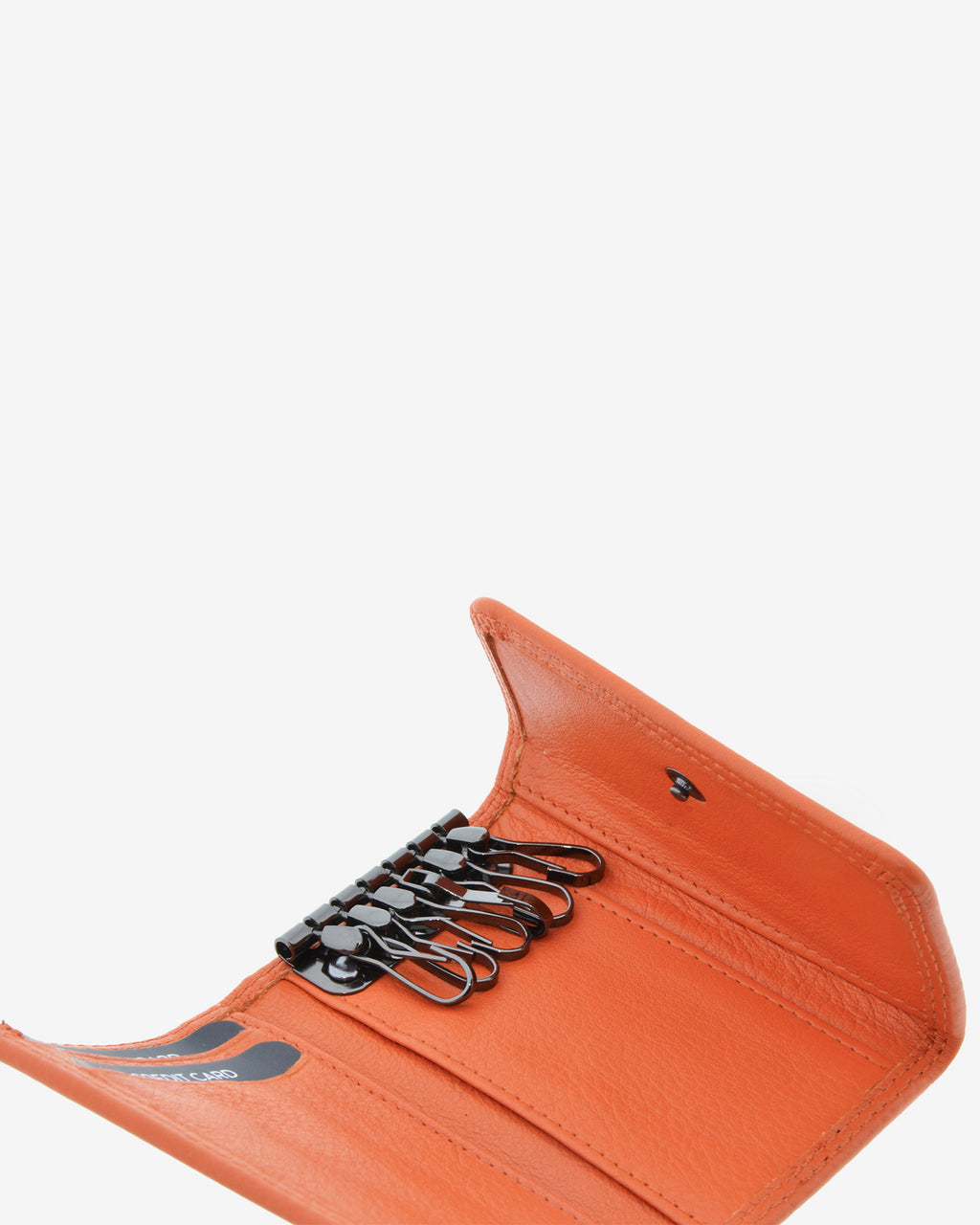 Llavero 8058 en color mandarina tumbado, vista tres cuartos tumbado abierto con el mosquetn para llaves y ranuras para tarjetas