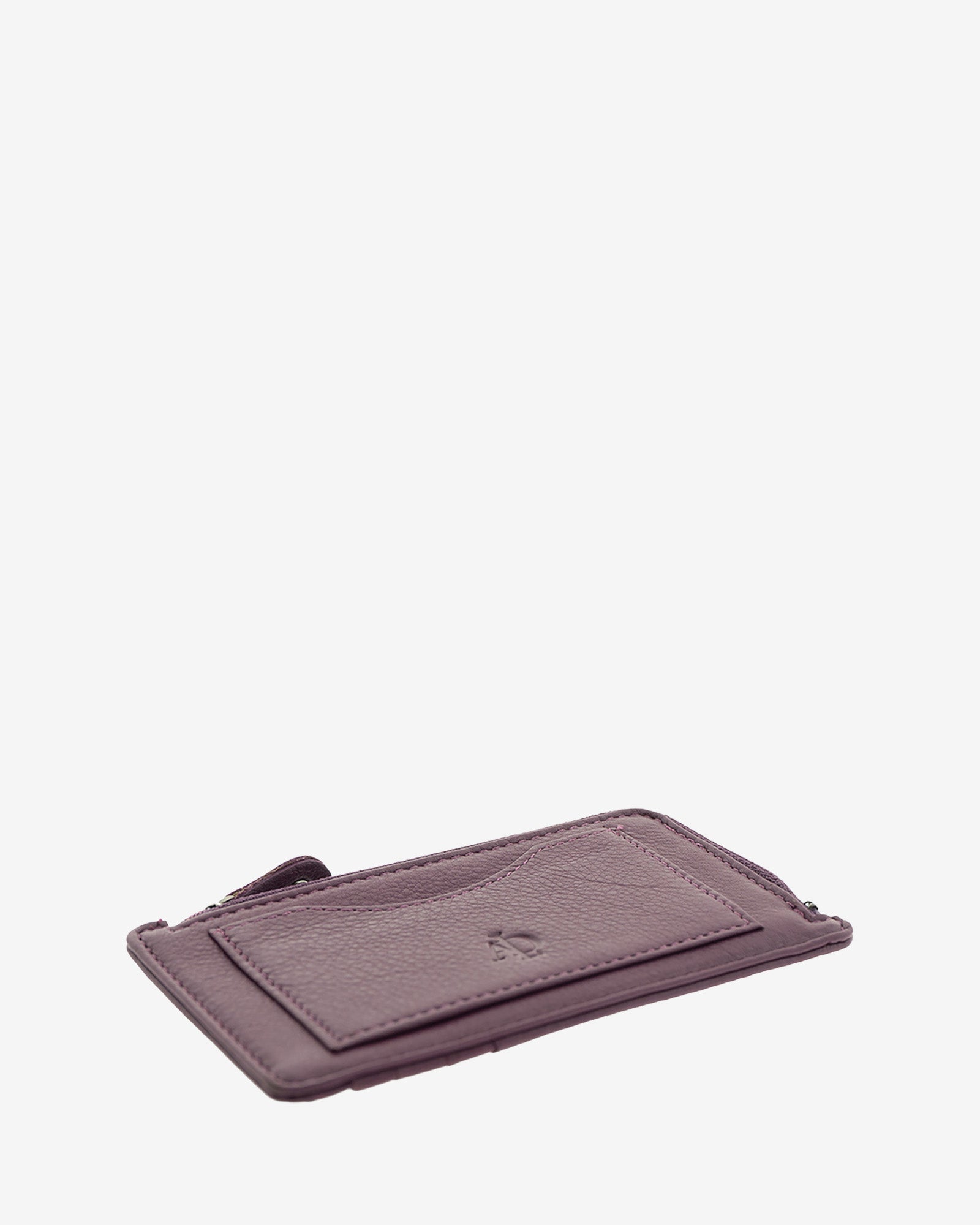 Detalle del tarjetero monedero fino 8062 en color lila con bolsillo frontal para tarjeta