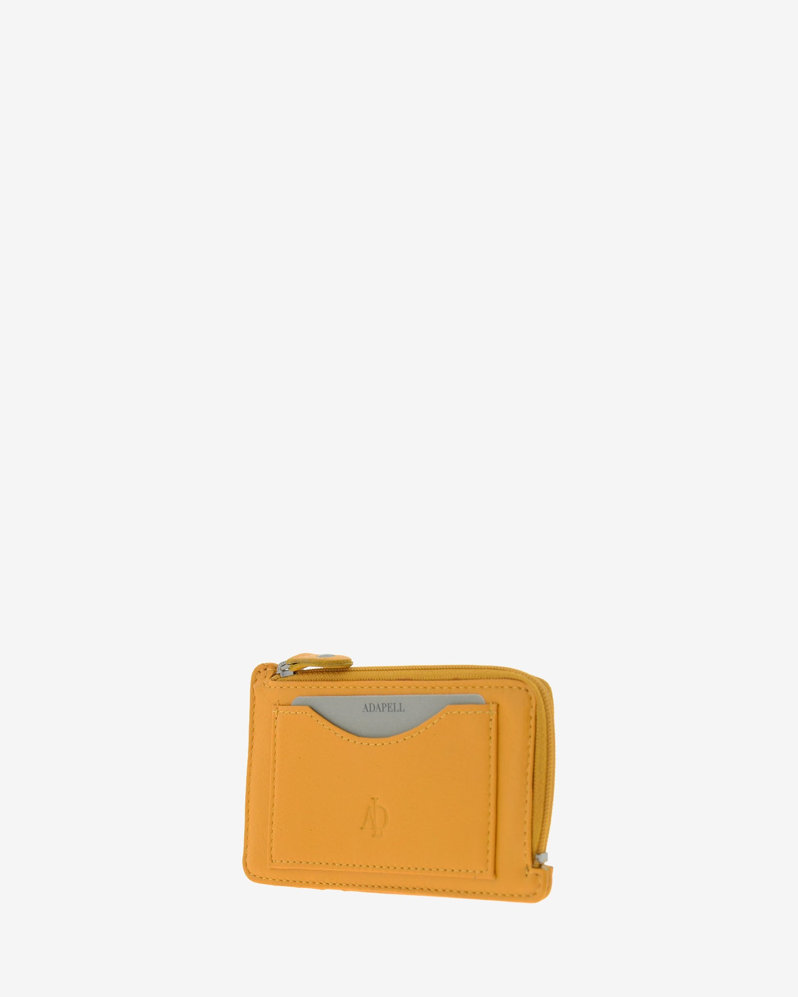 Tarjetero monedero fino 8062 en color mostaza, vista tres cuartos frontal con bolsillo exterior para tarjeta