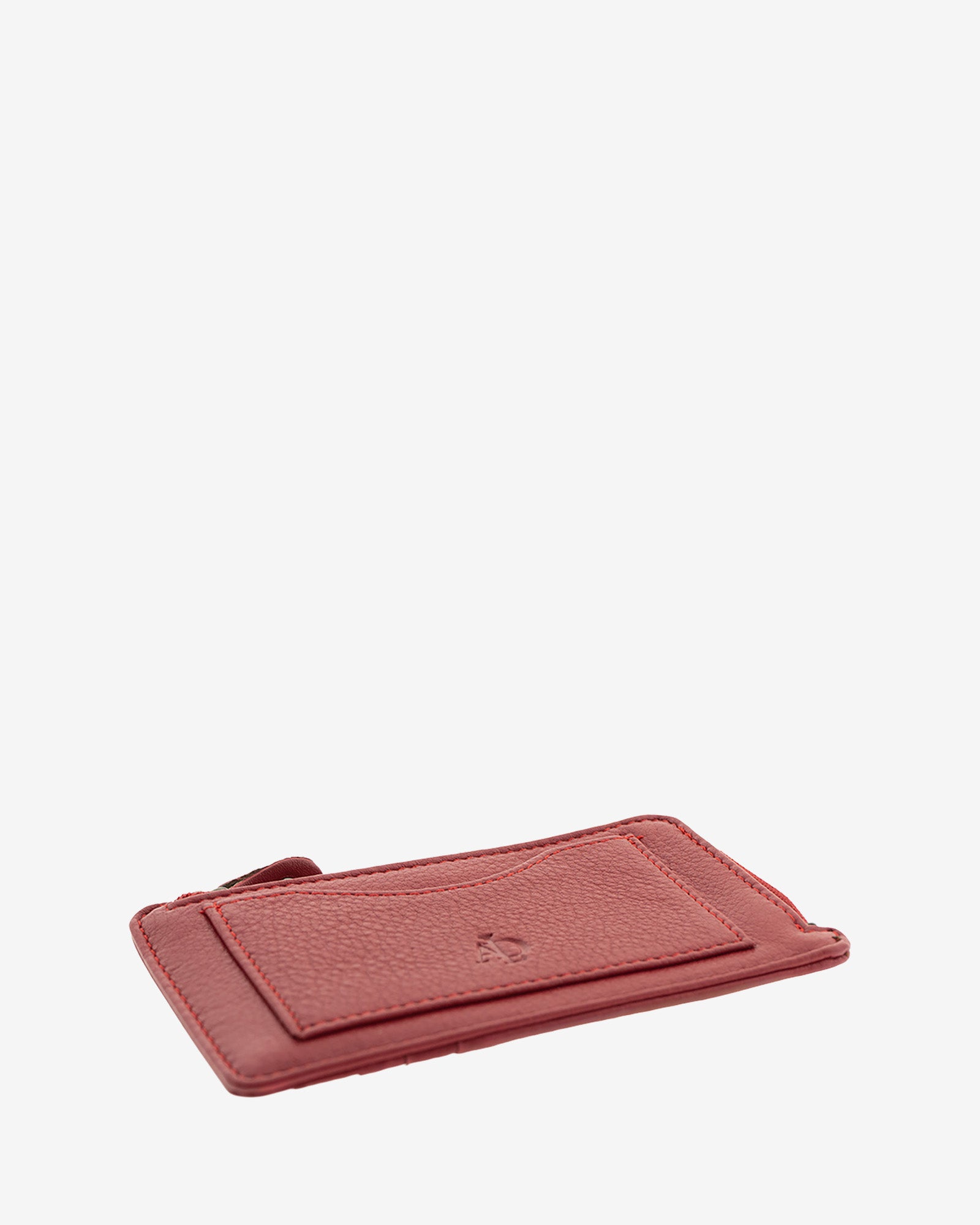 Detalle del tarjetero monedero fino 8062 en color rojo con bolsillo frontal para tarjeta