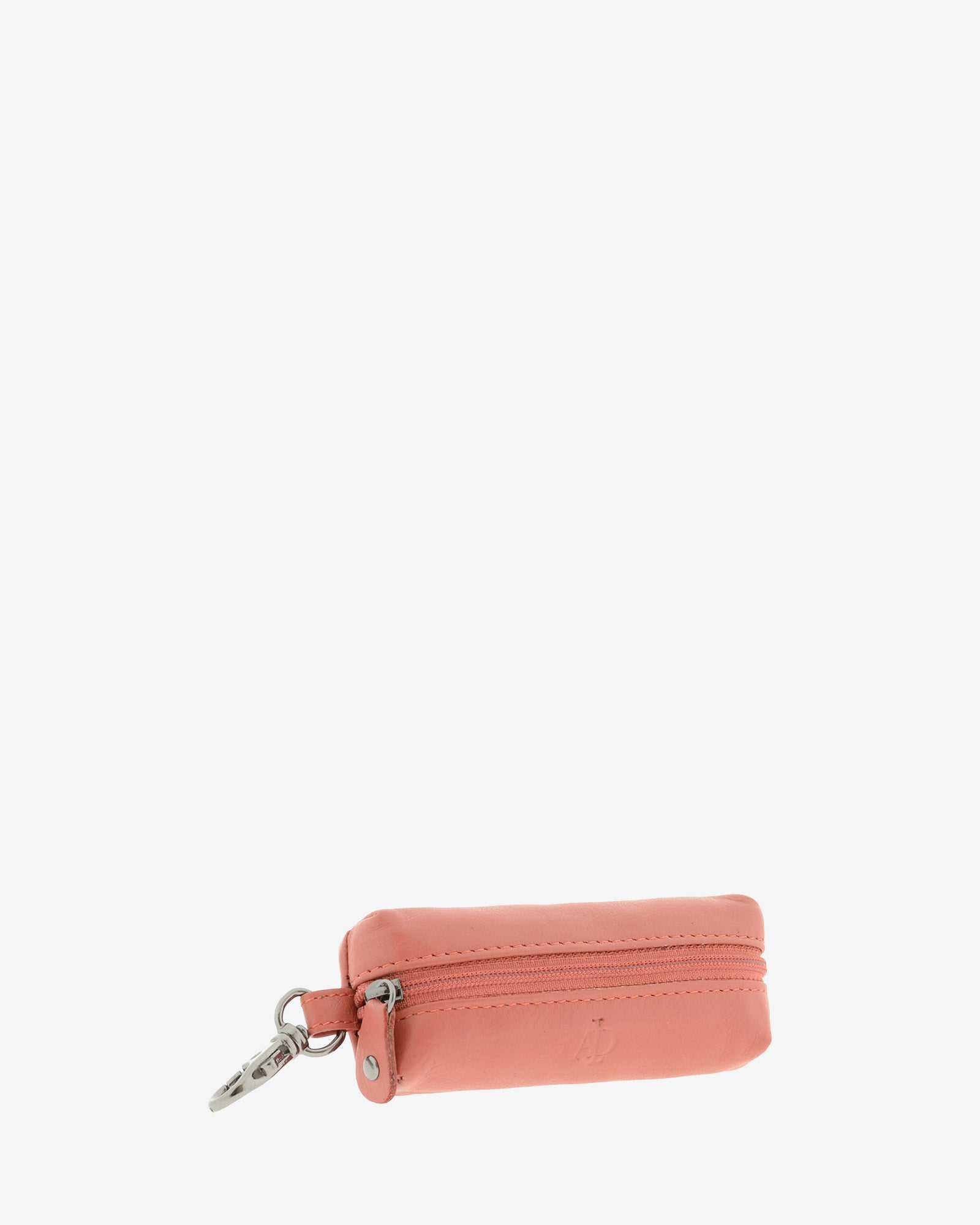 Llavero monedero 8066 en color coral, vista tres cuartos frontal con cremallera, mosquetón y logo grabado