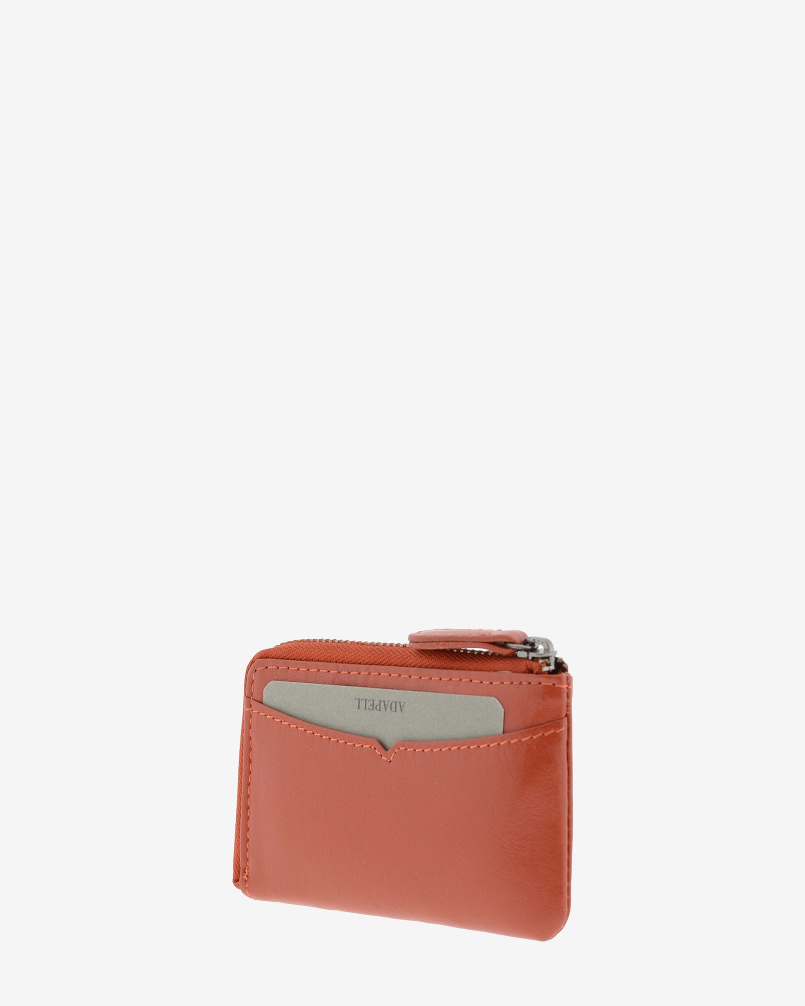 Monedero tarjetero fino 8076 en color teja, vista tres cuartos trasera con ranura exterior para tarjeta.