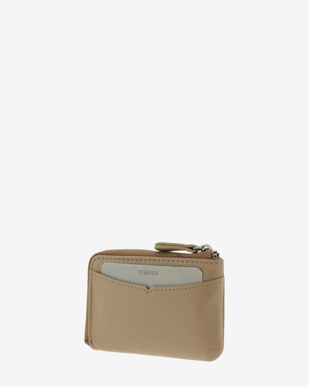 Monedero tarjetero fino 8076 en color topo, vista trasera con tarjeta visible en la ranura exterior.