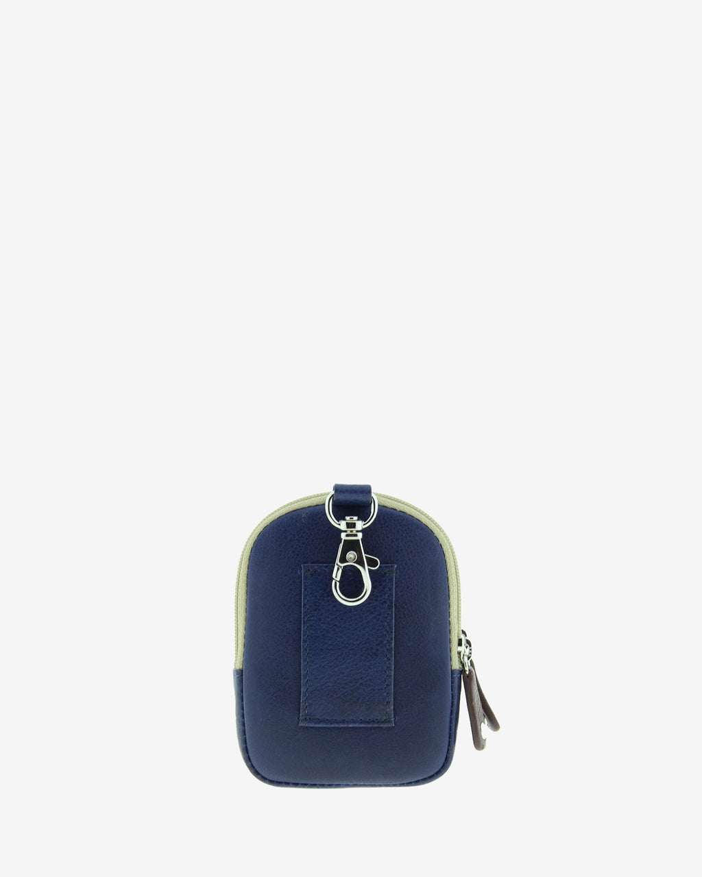 Parte trasera del monedero llavero Adapell 8077-V en color marino, con forma de mini mochila, vista posterior con mosquetón superior y pasador para cinturón.