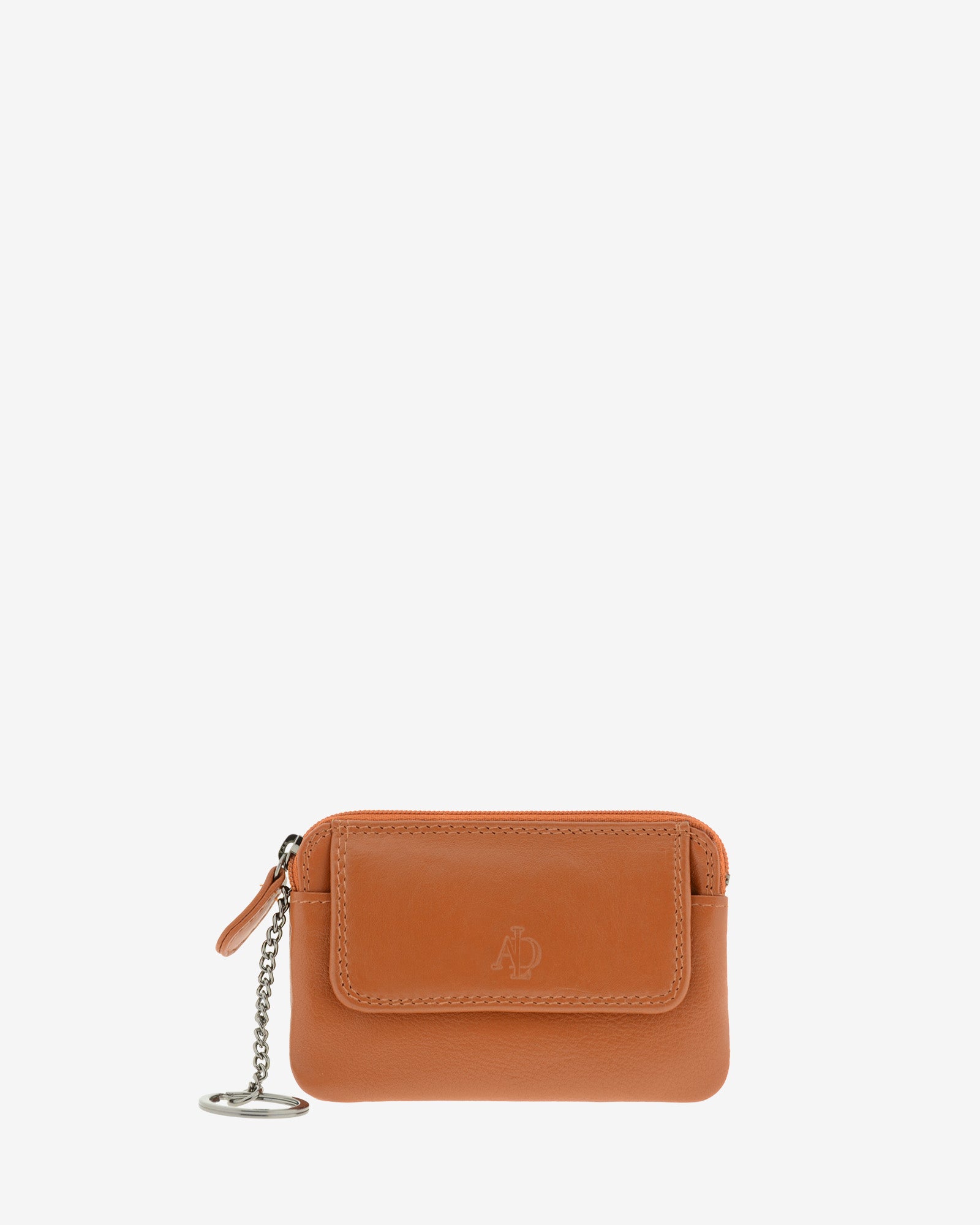 Monedero fino 8078 en color cuero, vista frontal con solapa y anilla para llaves.