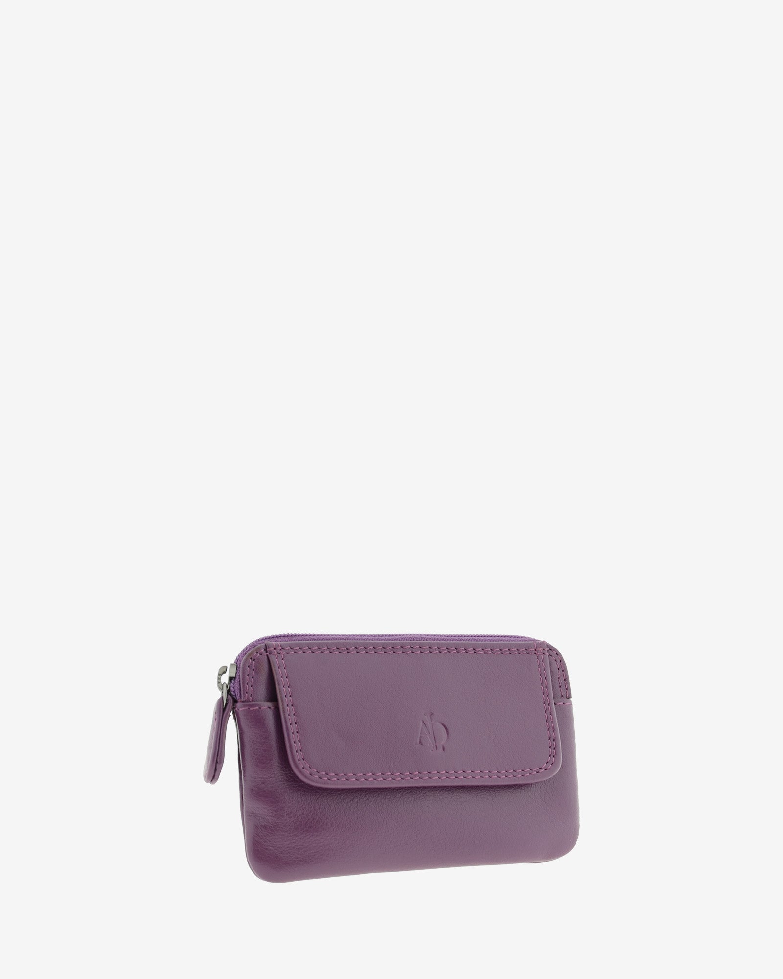 Monedero fino 8078 en color lila, vista tres cuartos frontal con solapa exterior.