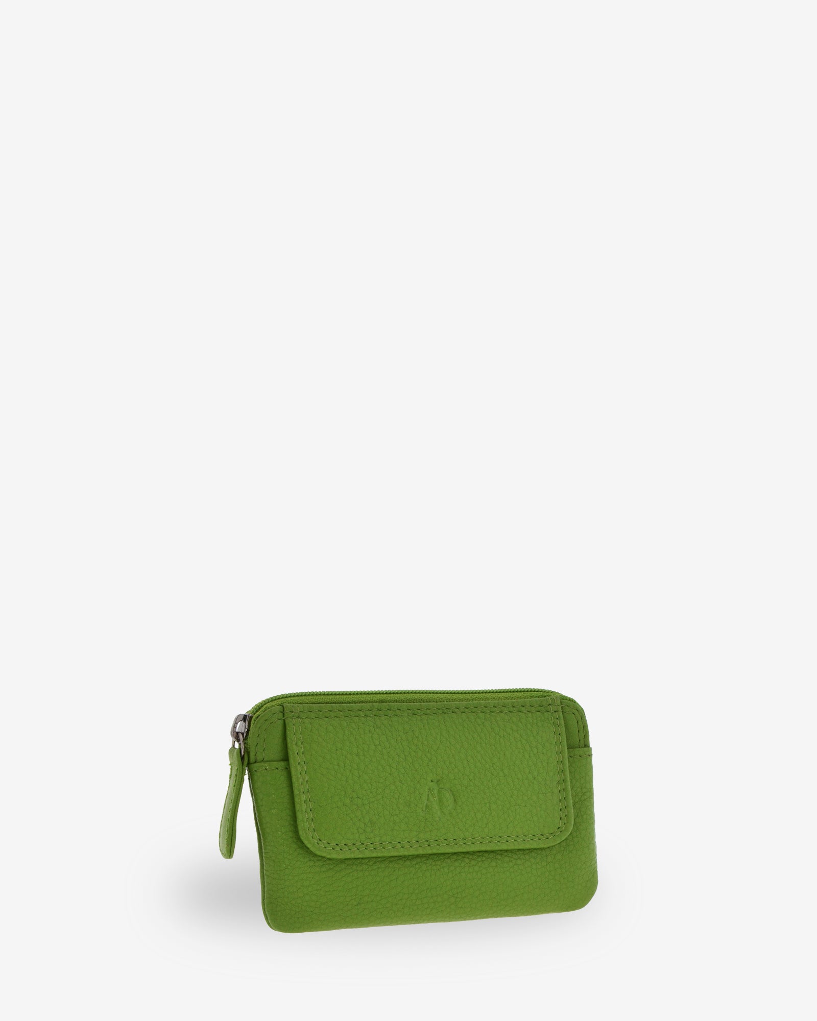 Monedero fino 8078 en color matcha, vista tres cuartos frontal con solapa exterior.