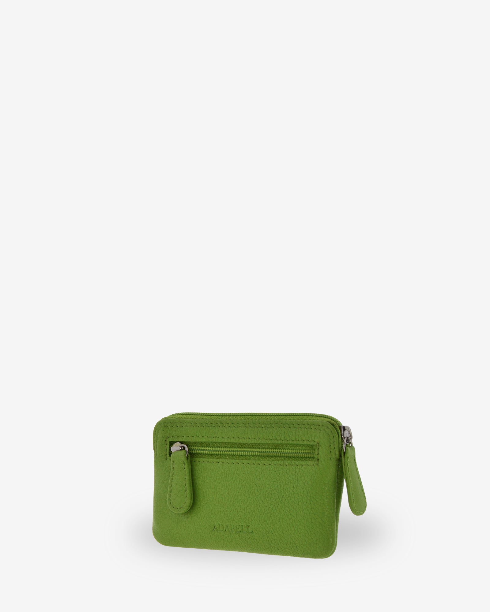 Monedero fino 8078 en color matcha, vista tres cuartos posterior con bolsillo exterior de cremallera.