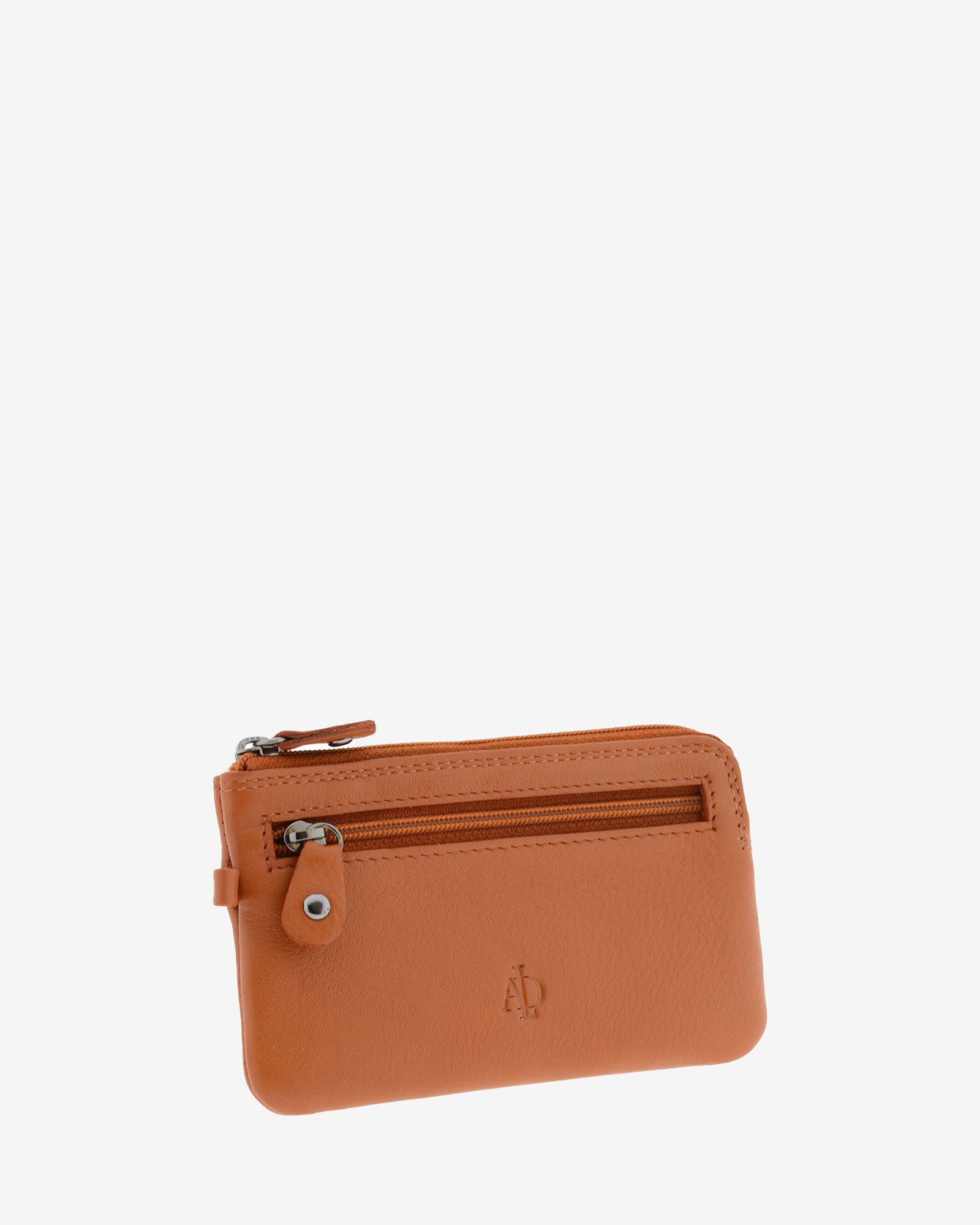 Monedero fino 8079 en color cuero, vista tres cuartos frontal con bolsillo exterior de cremallera.