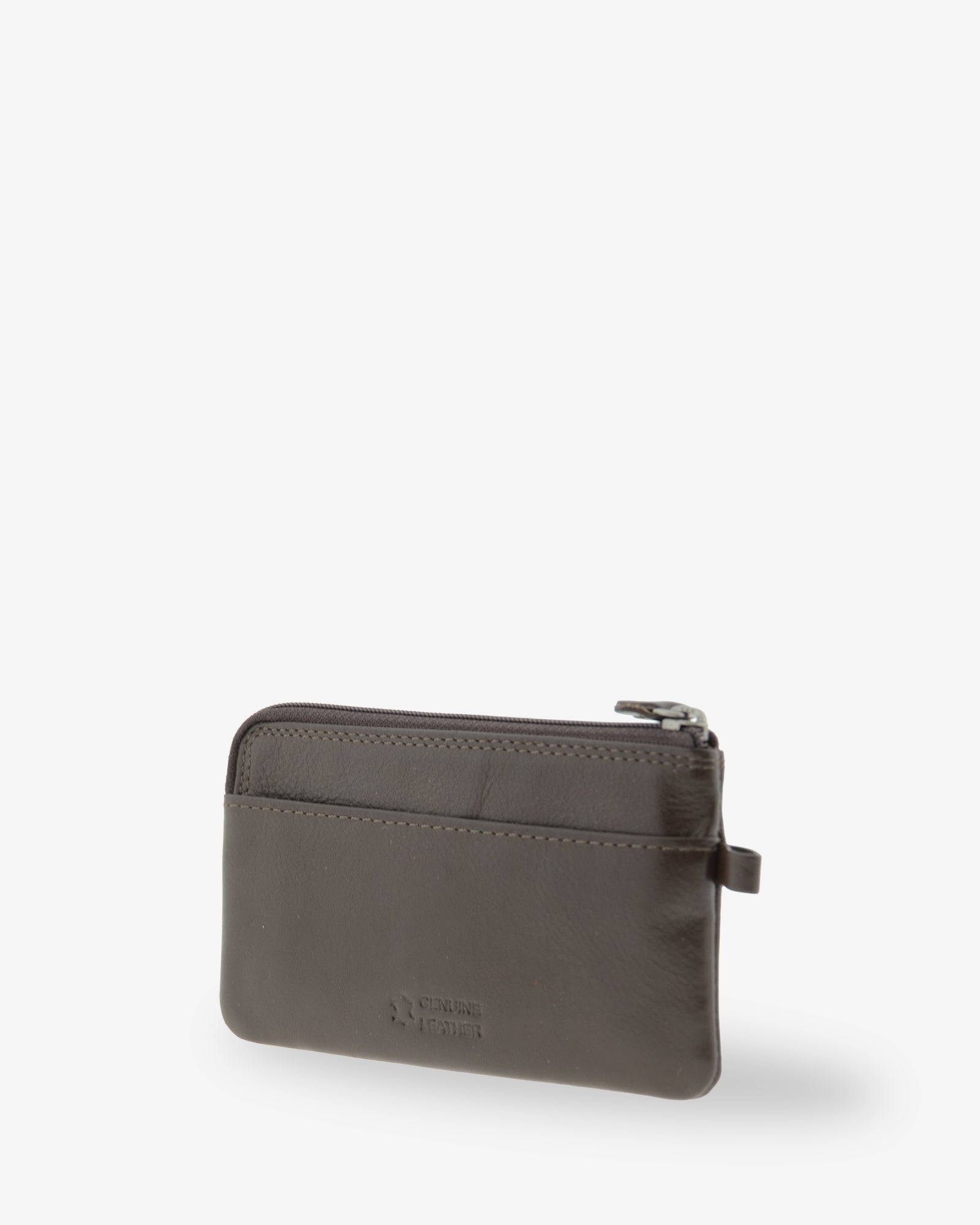 Monedero fino 8079 en color marrón, vista tres cuartos posterior con ranura exterior.