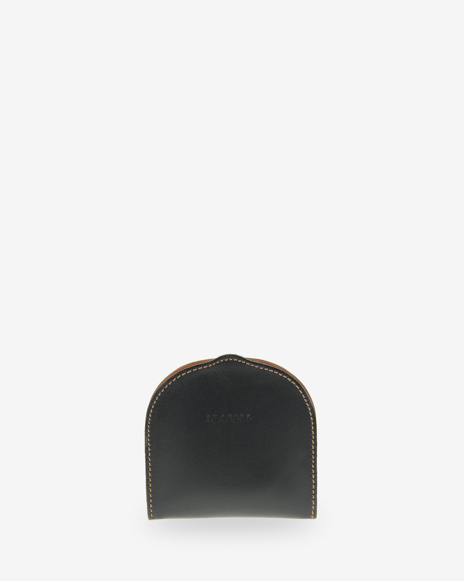 Monedero taco embutido 8102 en negro y cuero, vista frontal con logo Adapell grabado
