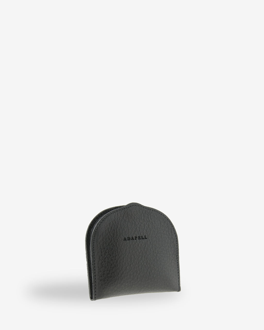 Monedero taco embutido 8102 en color negro, vista tres cuartos frontal con logo Adapell grabado