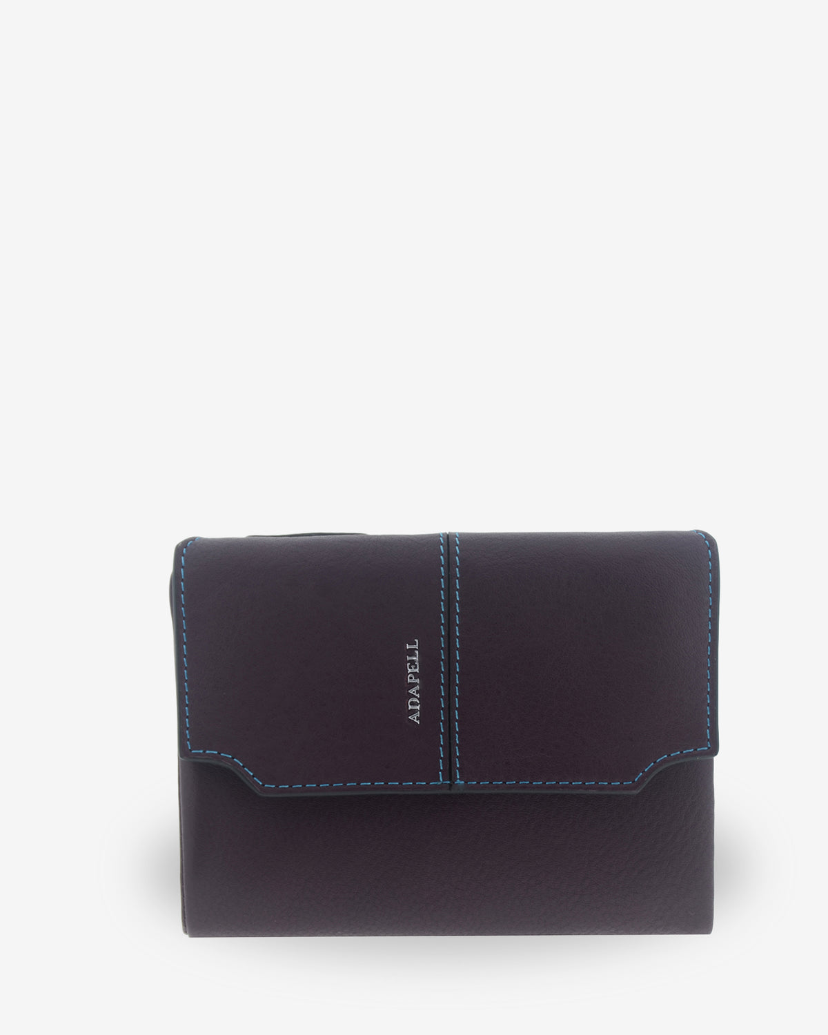 Cartera pequeña de mujer Atelier en color Berenjena, vista frontal cerrada con solapa, pespuntes de contraste y logo Adapell.