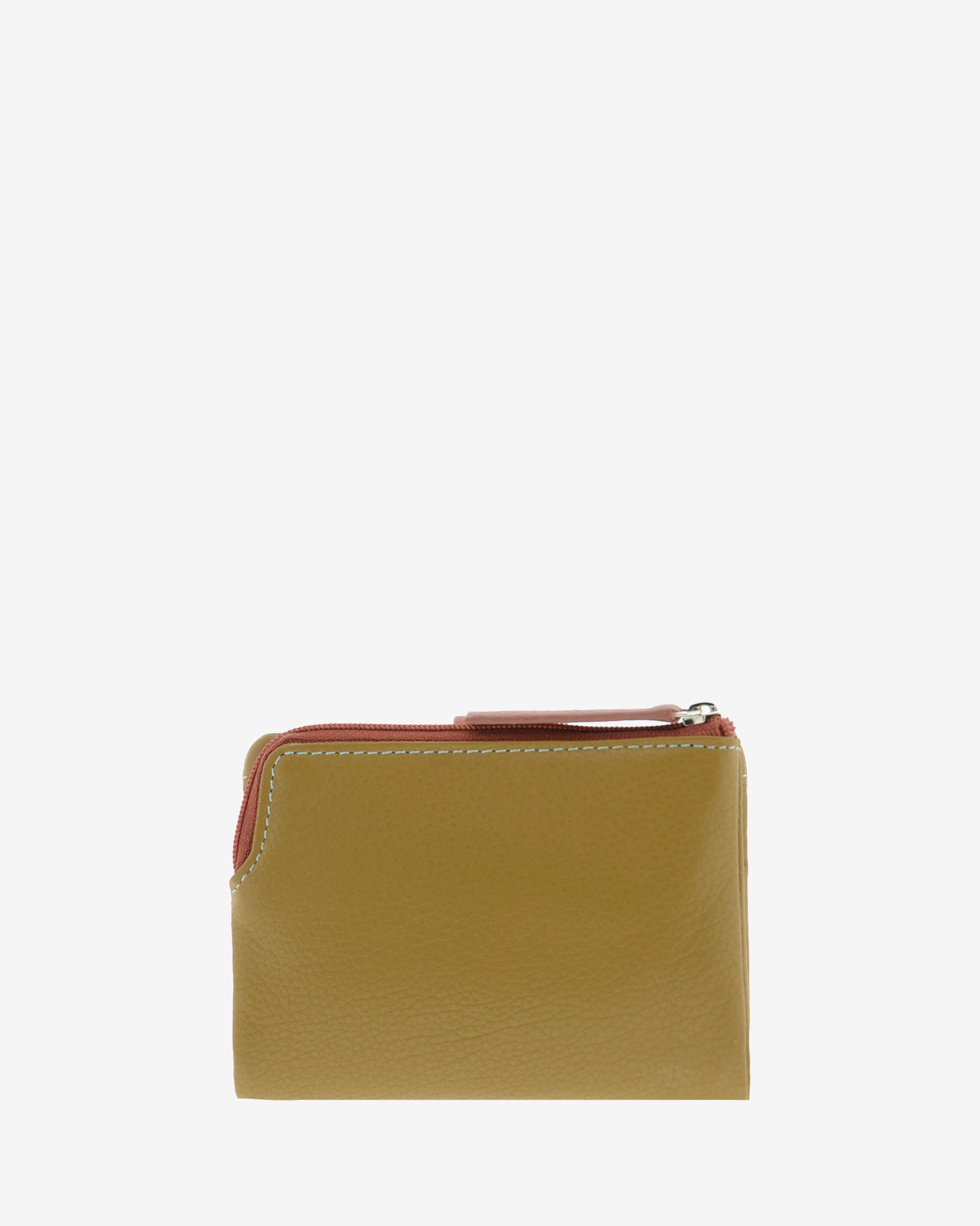 Cartera pequeña de mujer Brisa en color Ámbar Ébano, vista trasera con acabado de piel extra suave y cremallera visible en la parte superior.