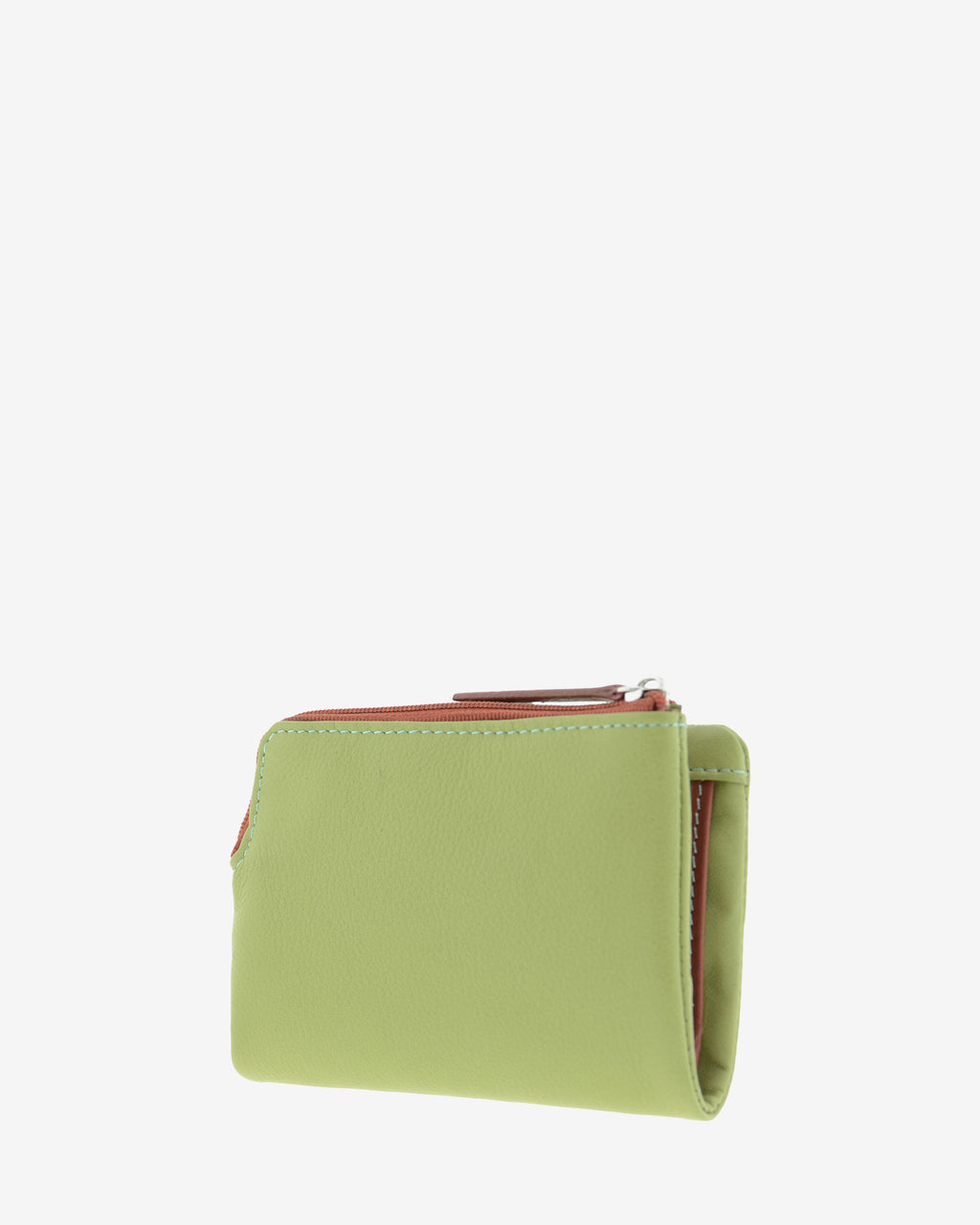 Cartera pequeña de mujer Brisa en color Verde Sage, vista trasera tres cuartos mostrando su estructura flexible y el monedero con cremallera.