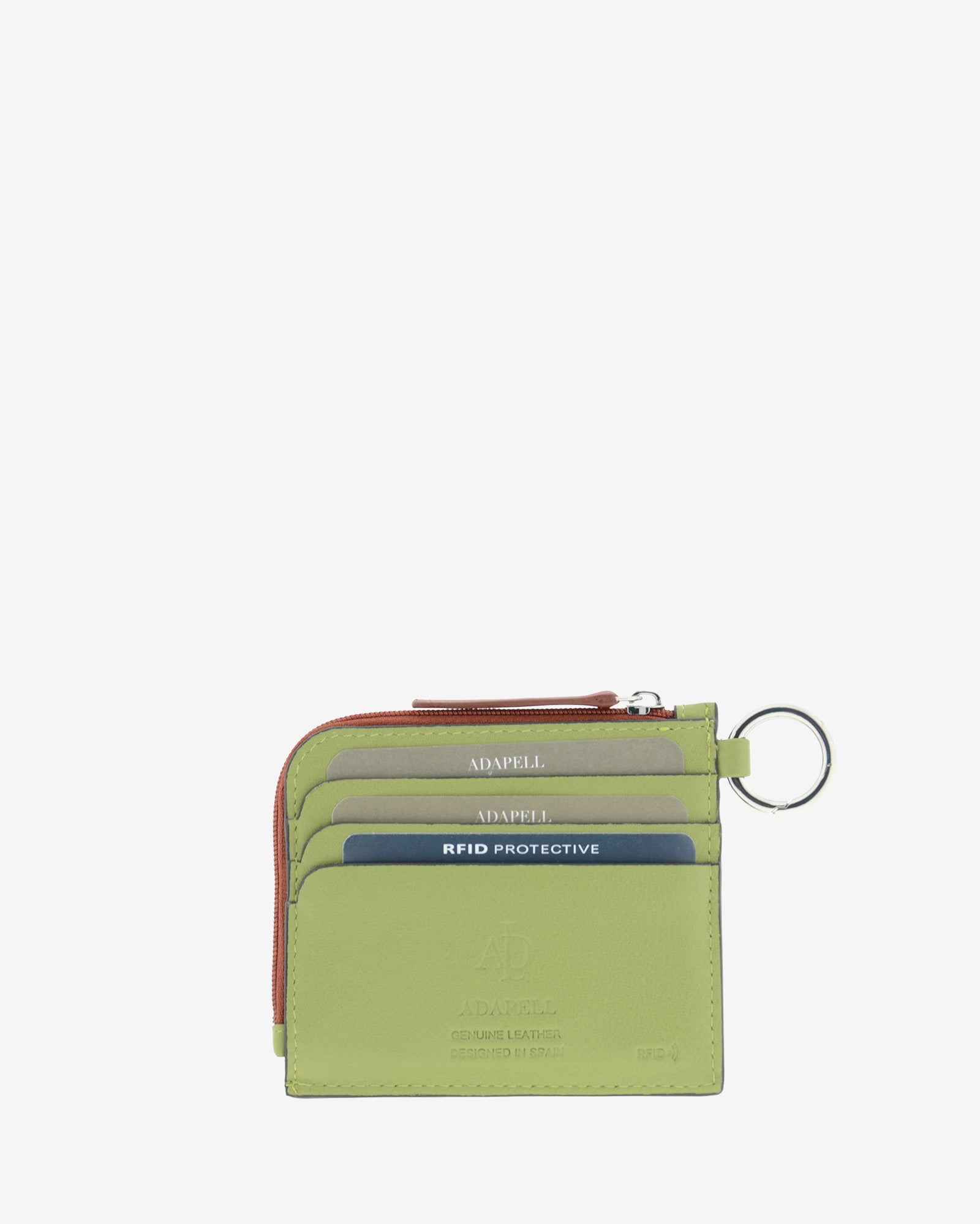 Tarjetero de mujer Brisa en color Verde Sage, vista trasera con tres ranuras exteriores para tarjetas, anilla metálica y cierre de cremallera.